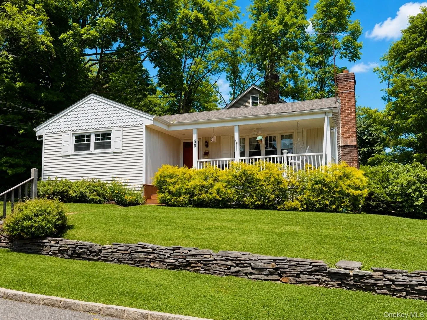 38 Hill Drive, Oyster Bay, NY, 3 Bedrooms Bedrooms, 6 Rooms Rooms,1 BathroomBathrooms,Residential,For Rent,Hill,0,1027250 38 Hill Drive, Oyster Bay, NY, 3 Bedrooms Bedrooms, 6 Rooms Rooms,1 BathroomBathrooms,Residential,For Rent,Hill,0,1027250