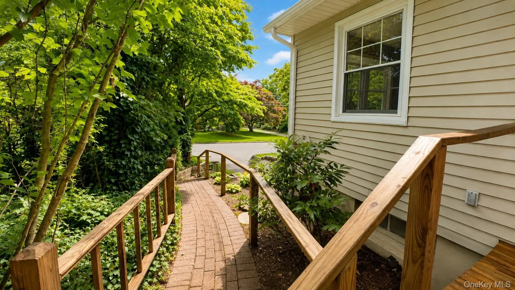 38 Hill Drive, Oyster Bay, NY, 3 Bedrooms Bedrooms, 6 Rooms Rooms,1 BathroomBathrooms,Residential,For Rent,Hill,0,1027250 38 Hill Drive, Oyster Bay, NY, 3 Bedrooms Bedrooms, 6 Rooms Rooms,1 BathroomBathrooms,Residential,For Rent,Hill,0,1027250