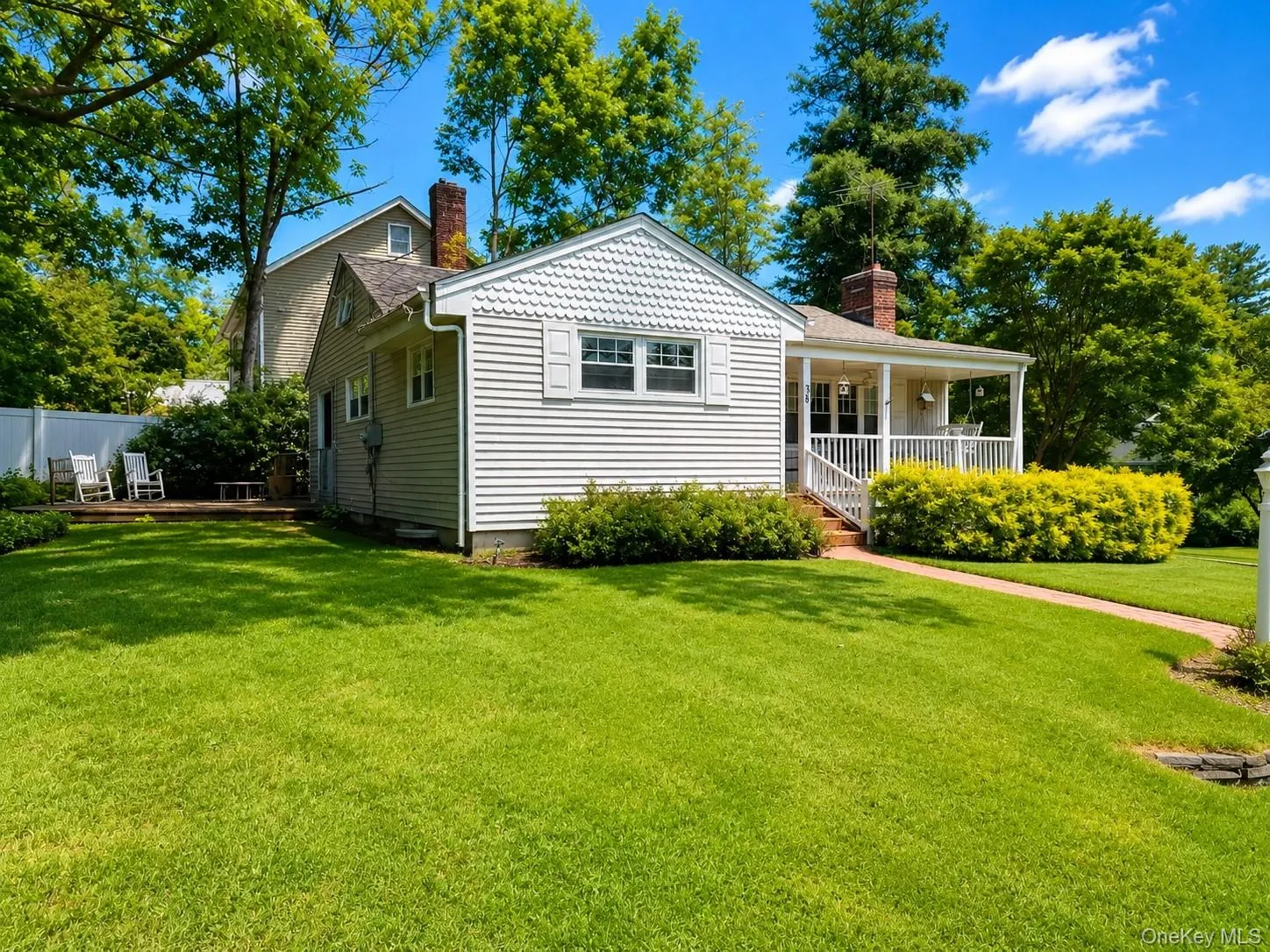 38 Hill Drive, Oyster Bay, NY, 3 Bedrooms Bedrooms, 6 Rooms Rooms,1 BathroomBathrooms,Residential,For Rent,Hill,0,1027250 38 Hill Drive, Oyster Bay, NY, 3 Bedrooms Bedrooms, 6 Rooms Rooms,1 BathroomBathrooms,Residential,For Rent,Hill,0,1027250