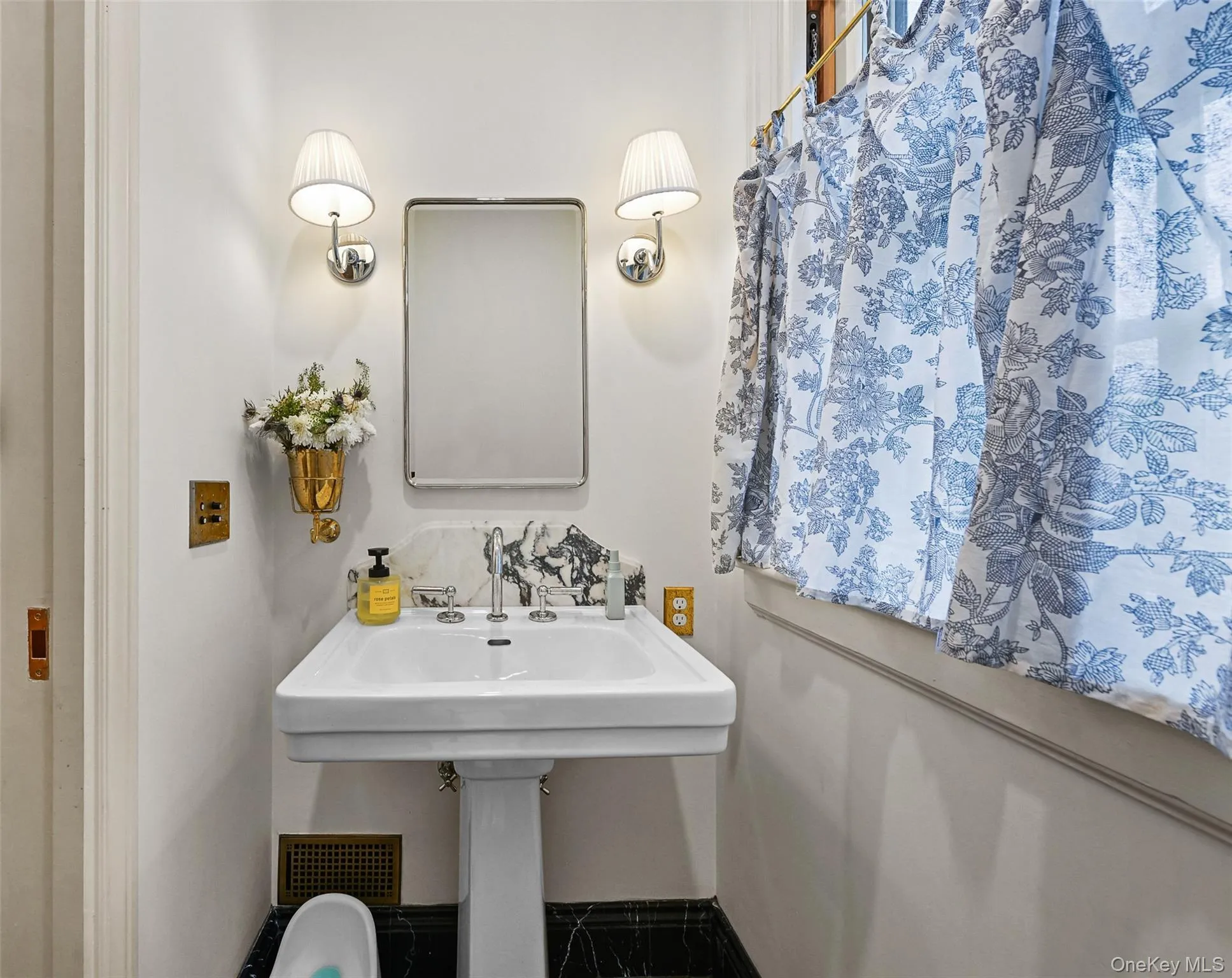 11 Maple Avenue, Mamaroneck, NY, 4 Bedrooms Bedrooms, 10 Rooms Rooms,2 BathroomsBathrooms,Residential Lease,For Rent,Maple,0,1027253 11 Maple Avenue, Mamaroneck, NY, 4 Bedrooms Bedrooms, 10 Rooms Rooms,2 BathroomsBathrooms,Residential Lease,For Rent,Maple,0,1027253