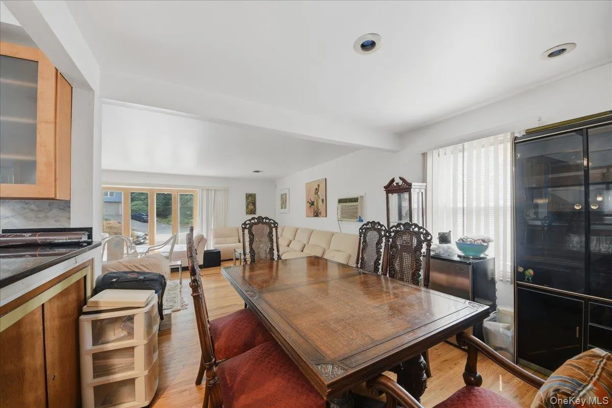 14 Glenn Place, Greenburgh, NY, 5 Bedrooms Bedrooms, 9 Rooms Rooms,4 BathroomsBathrooms,Residential,For Rent,Glenn,0,1027260 14 Glenn Place, Greenburgh, NY, 5 Bedrooms Bedrooms, 9 Rooms Rooms,4 BathroomsBathrooms,Residential,For Rent,Glenn,0,1027260