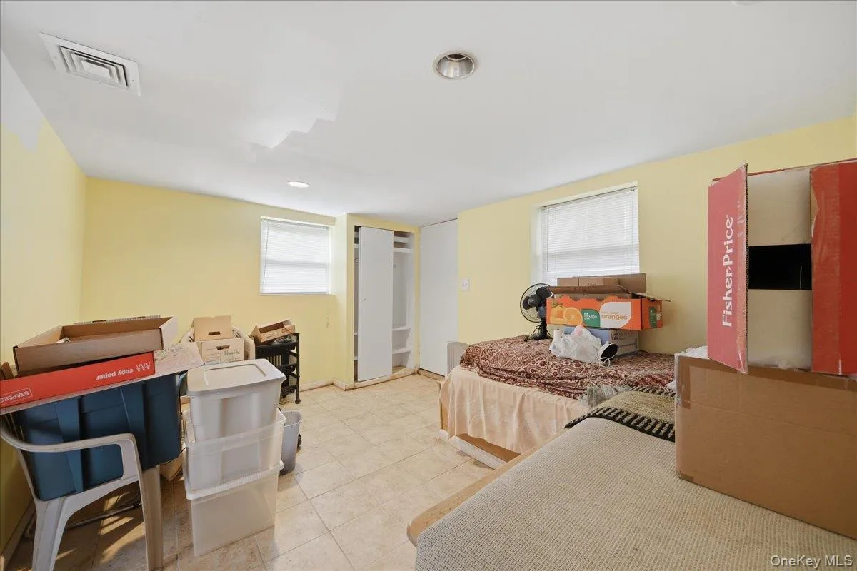 14 Glenn Place, Greenburgh, NY, 5 Bedrooms Bedrooms, 9 Rooms Rooms,4 BathroomsBathrooms,Residential,For Rent,Glenn,0,1027260 14 Glenn Place, Greenburgh, NY, 5 Bedrooms Bedrooms, 9 Rooms Rooms,4 BathroomsBathrooms,Residential,For Rent,Glenn,0,1027260