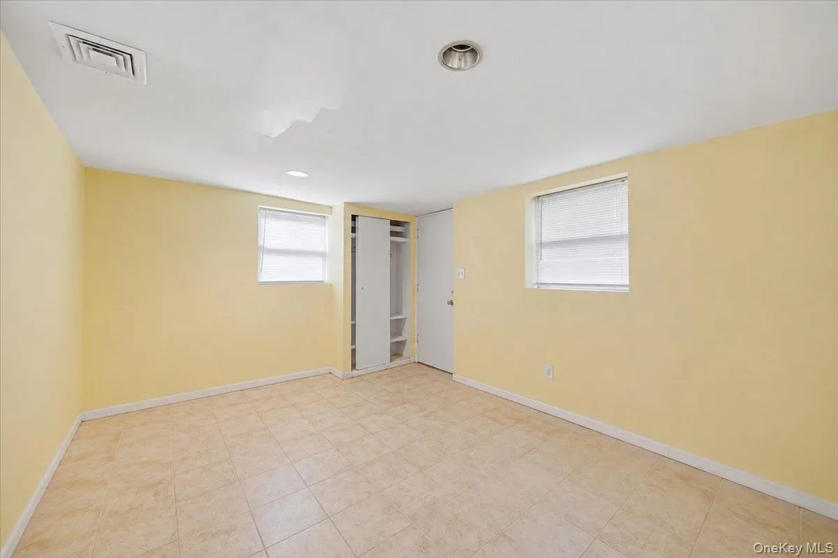 14 Glenn Place, Greenburgh, NY, 5 Bedrooms Bedrooms, 9 Rooms Rooms,4 BathroomsBathrooms,Residential,For Rent,Glenn,0,1027260 14 Glenn Place, Greenburgh, NY, 5 Bedrooms Bedrooms, 9 Rooms Rooms,4 BathroomsBathrooms,Residential,For Rent,Glenn,0,1027260