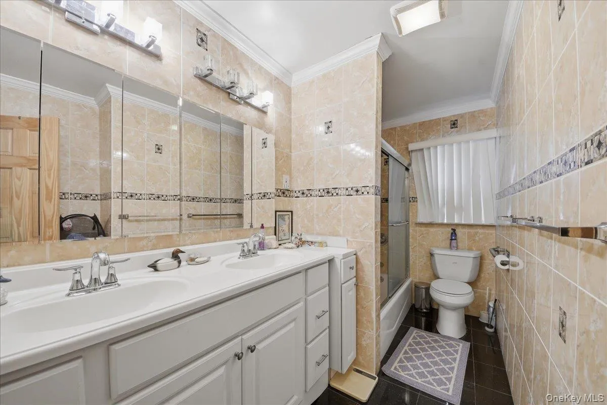 14 Glenn Place, Greenburgh, NY, 5 Bedrooms Bedrooms, 9 Rooms Rooms,4 BathroomsBathrooms,Residential,For Rent,Glenn,0,1027260 14 Glenn Place, Greenburgh, NY, 5 Bedrooms Bedrooms, 9 Rooms Rooms,4 BathroomsBathrooms,Residential,For Rent,Glenn,0,1027260