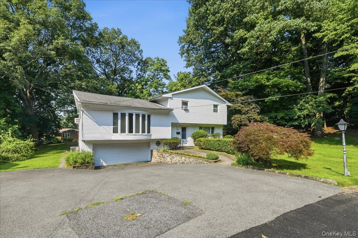 14 Glenn Place, Greenburgh, NY, 5 Bedrooms Bedrooms, 9 Rooms Rooms,4 BathroomsBathrooms,Residential,For Rent,Glenn,0,1027260 14 Glenn Place, Greenburgh, NY, 5 Bedrooms Bedrooms, 9 Rooms Rooms,4 BathroomsBathrooms,Residential,For Rent,Glenn,0,1027260