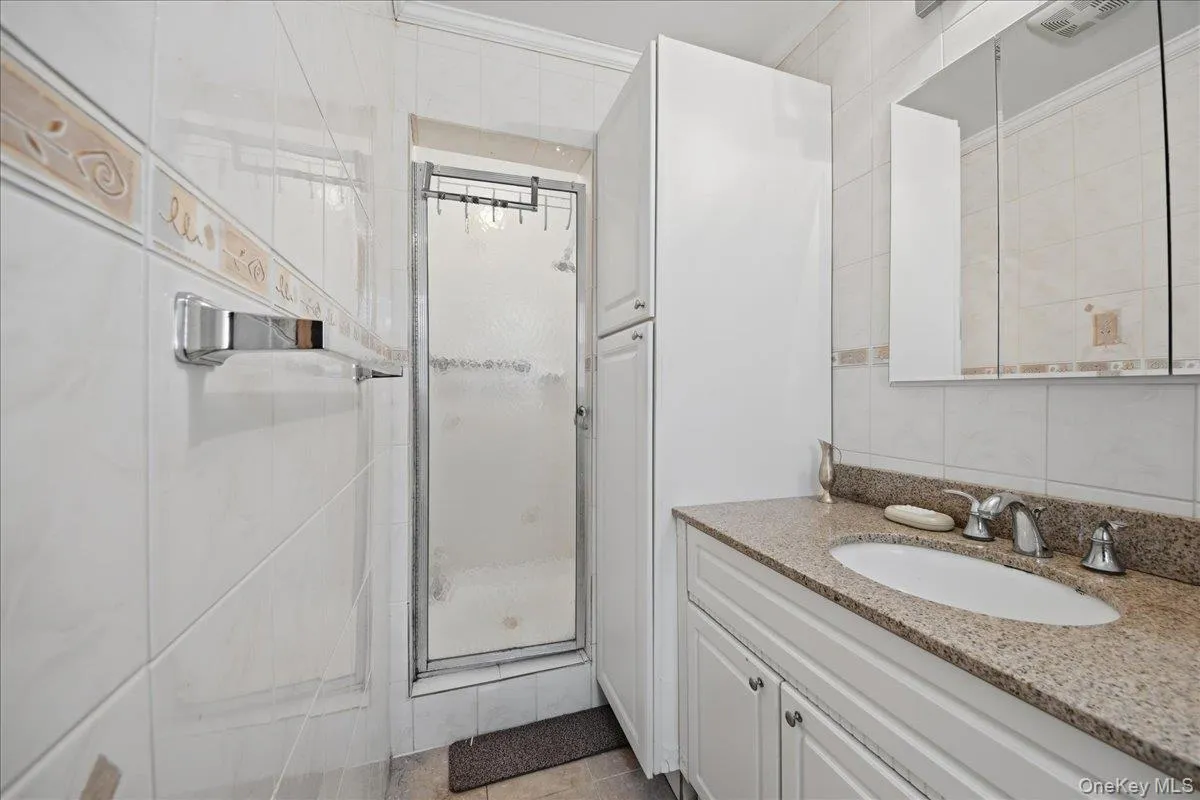 14 Glenn Place, Greenburgh, NY, 5 Bedrooms Bedrooms, 9 Rooms Rooms,4 BathroomsBathrooms,Residential,For Rent,Glenn,0,1027260 14 Glenn Place, Greenburgh, NY, 5 Bedrooms Bedrooms, 9 Rooms Rooms,4 BathroomsBathrooms,Residential,For Rent,Glenn,0,1027260