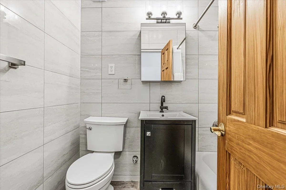 64-34 102nd Street, New York, NY, 3 Rooms Rooms,1 BathroomBathrooms,Residential,For Rent,102nd,0,1027263 64-34 102nd Street, New York, NY, 3 Rooms Rooms,1 BathroomBathrooms,Residential,For Rent,102nd,0,1027263