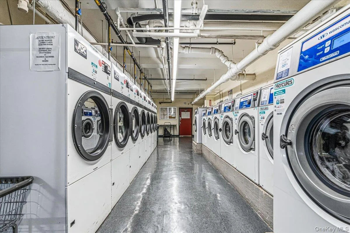 64-34 102nd Street, New York, NY, 3 Rooms Rooms,1 BathroomBathrooms,Residential,For Rent,102nd,0,1027263 64-34 102nd Street, New York, NY, 3 Rooms Rooms,1 BathroomBathrooms,Residential,For Rent,102nd,0,1027263