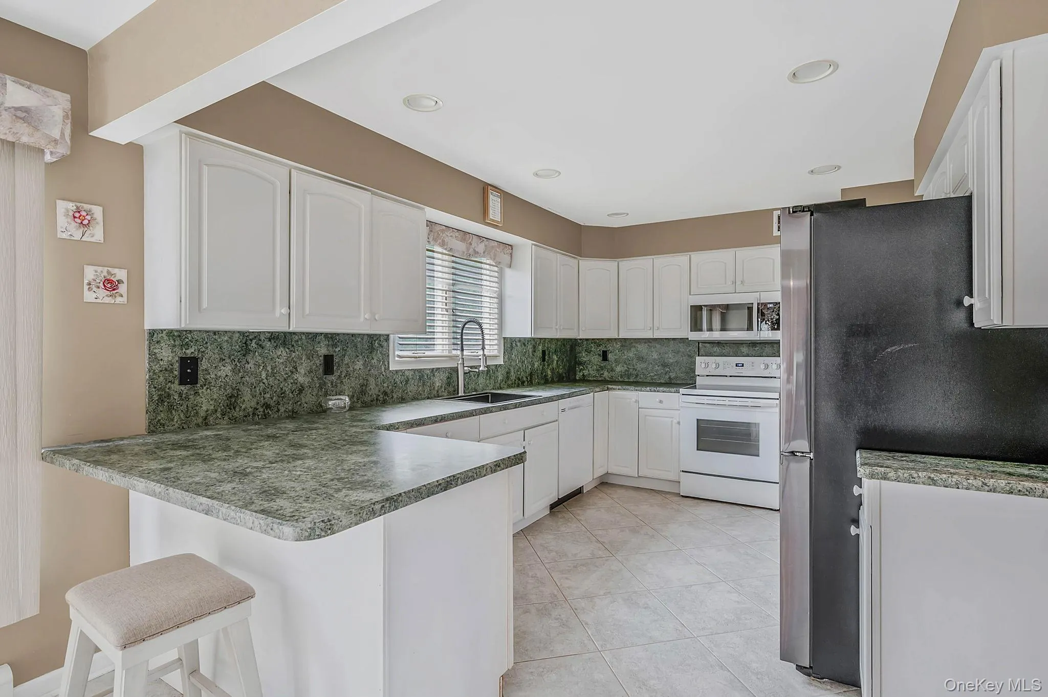 62 Tallmadge Trail, Brookhaven, NY, 4 Bedrooms Bedrooms, 8 Rooms Rooms,2 BathroomsBathrooms,Residential,For Rent,Tallmadge,0,1027265 62 Tallmadge Trail, Brookhaven, NY, 4 Bedrooms Bedrooms, 8 Rooms Rooms,2 BathroomsBathrooms,Residential,For Rent,Tallmadge,0,1027265