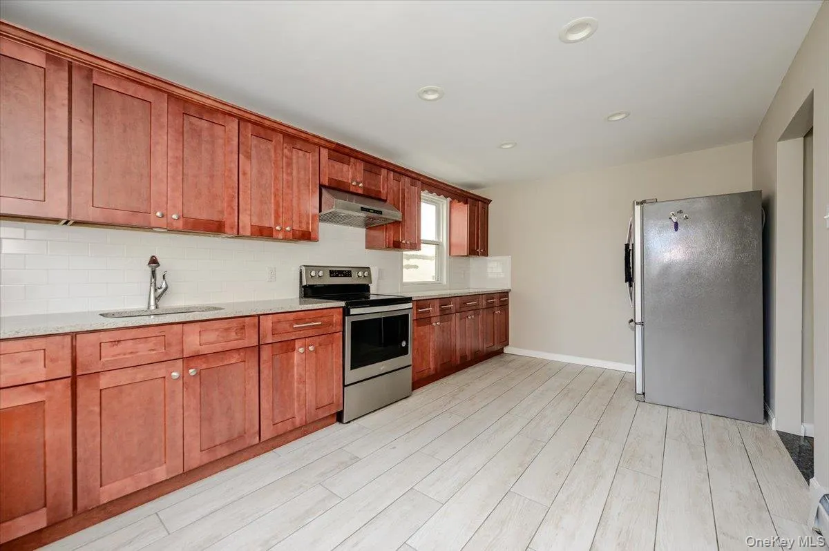 450 Broadway, Long Beach, NY, 3 Bedrooms Bedrooms, 6 Rooms Rooms,1 BathroomBathrooms,Residential Lease,For Rent,Broadway,0,1027266 450 Broadway, Long Beach, NY, 3 Bedrooms Bedrooms, 6 Rooms Rooms,1 BathroomBathrooms,Residential Lease,For Rent,Broadway,0,1027266