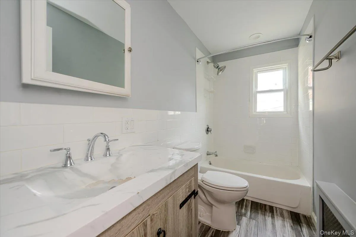 450 Broadway, Long Beach, NY, 3 Bedrooms Bedrooms, 6 Rooms Rooms,1 BathroomBathrooms,Residential Lease,For Rent,Broadway,0,1027266 450 Broadway, Long Beach, NY, 3 Bedrooms Bedrooms, 6 Rooms Rooms,1 BathroomBathrooms,Residential Lease,For Rent,Broadway,0,1027266