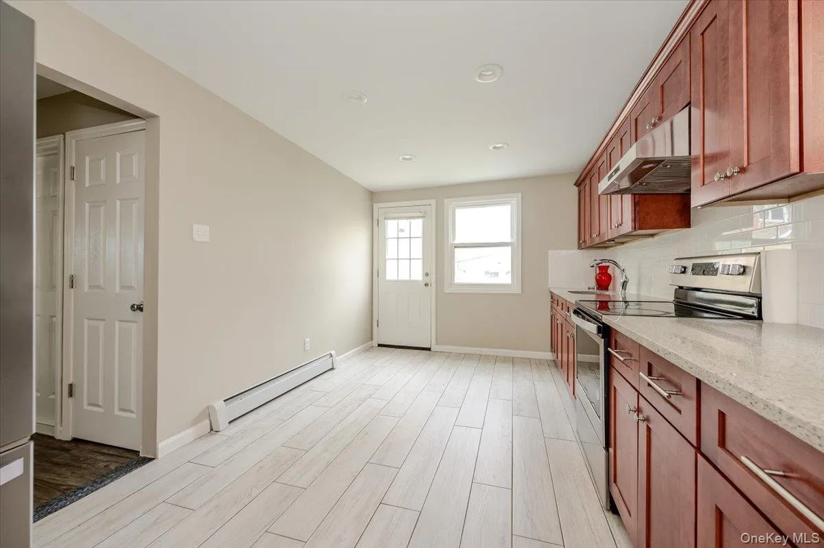 450 Broadway, Long Beach, NY, 3 Bedrooms Bedrooms, 6 Rooms Rooms,1 BathroomBathrooms,Residential Lease,For Rent,Broadway,0,1027266 450 Broadway, Long Beach, NY, 3 Bedrooms Bedrooms, 6 Rooms Rooms,1 BathroomBathrooms,Residential Lease,For Rent,Broadway,0,1027266
