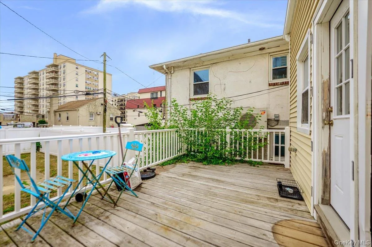 450 Broadway, Long Beach, NY, 3 Bedrooms Bedrooms, 6 Rooms Rooms,1 BathroomBathrooms,Residential Lease,For Rent,Broadway,0,1027266 450 Broadway, Long Beach, NY, 3 Bedrooms Bedrooms, 6 Rooms Rooms,1 BathroomBathrooms,Residential Lease,For Rent,Broadway,0,1027266