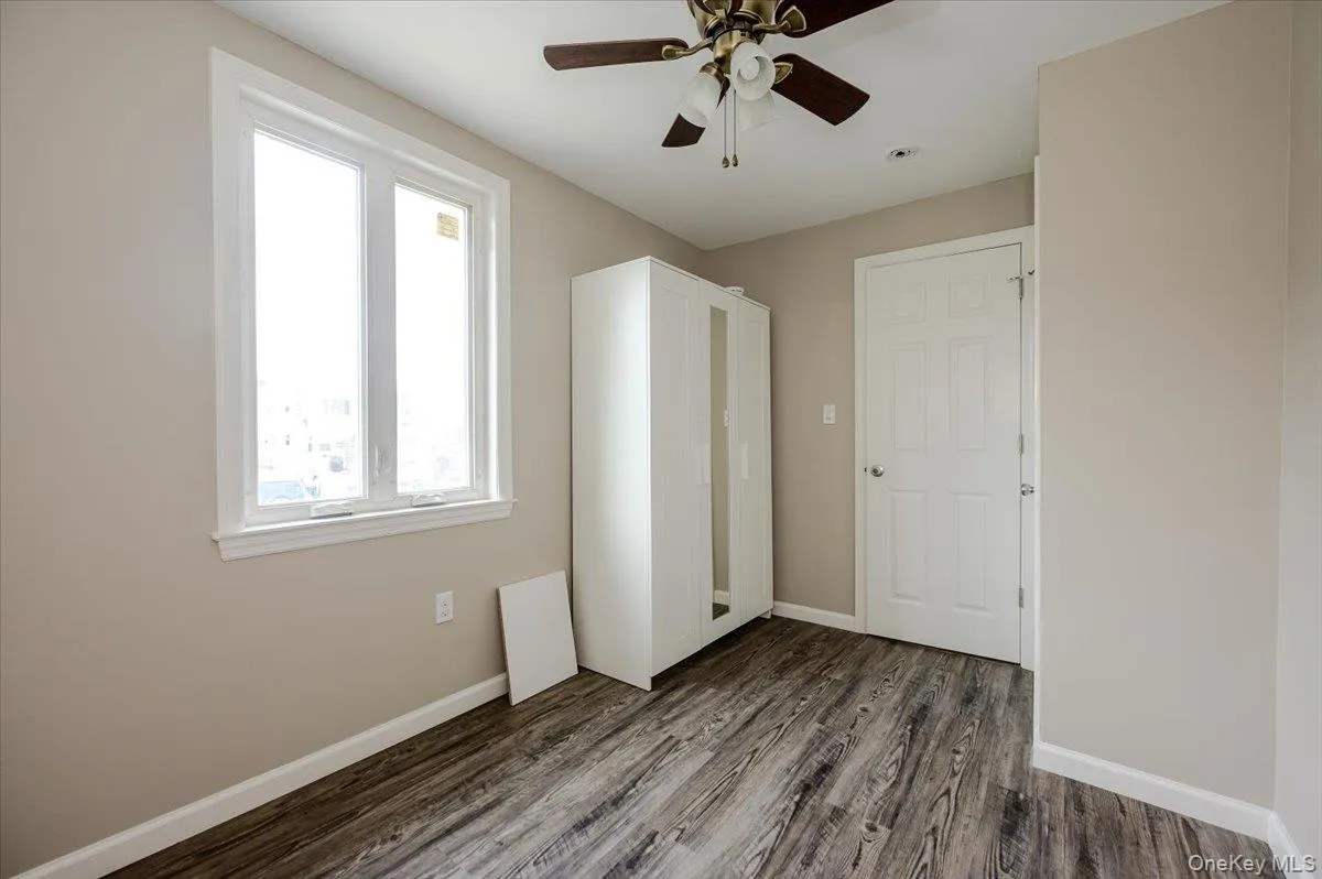 450 Broadway, Long Beach, NY, 3 Bedrooms Bedrooms, 6 Rooms Rooms,1 BathroomBathrooms,Residential Lease,For Rent,Broadway,0,1027266 450 Broadway, Long Beach, NY, 3 Bedrooms Bedrooms, 6 Rooms Rooms,1 BathroomBathrooms,Residential Lease,For Rent,Broadway,0,1027266