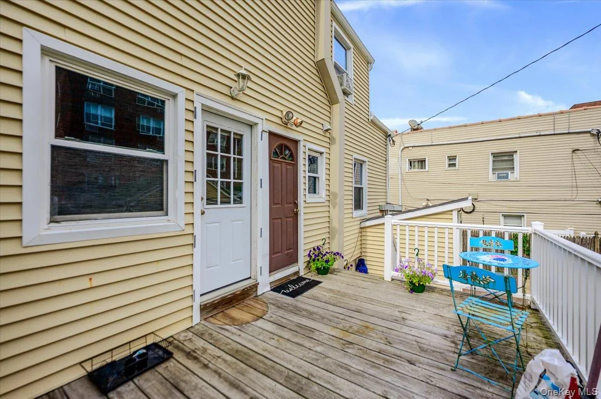 450 Broadway, Long Beach, NY, 3 Bedrooms Bedrooms, 6 Rooms Rooms,1 BathroomBathrooms,Residential Lease,For Rent,Broadway,0,1027266 450 Broadway, Long Beach, NY, 3 Bedrooms Bedrooms, 6 Rooms Rooms,1 BathroomBathrooms,Residential Lease,For Rent,Broadway,0,1027266