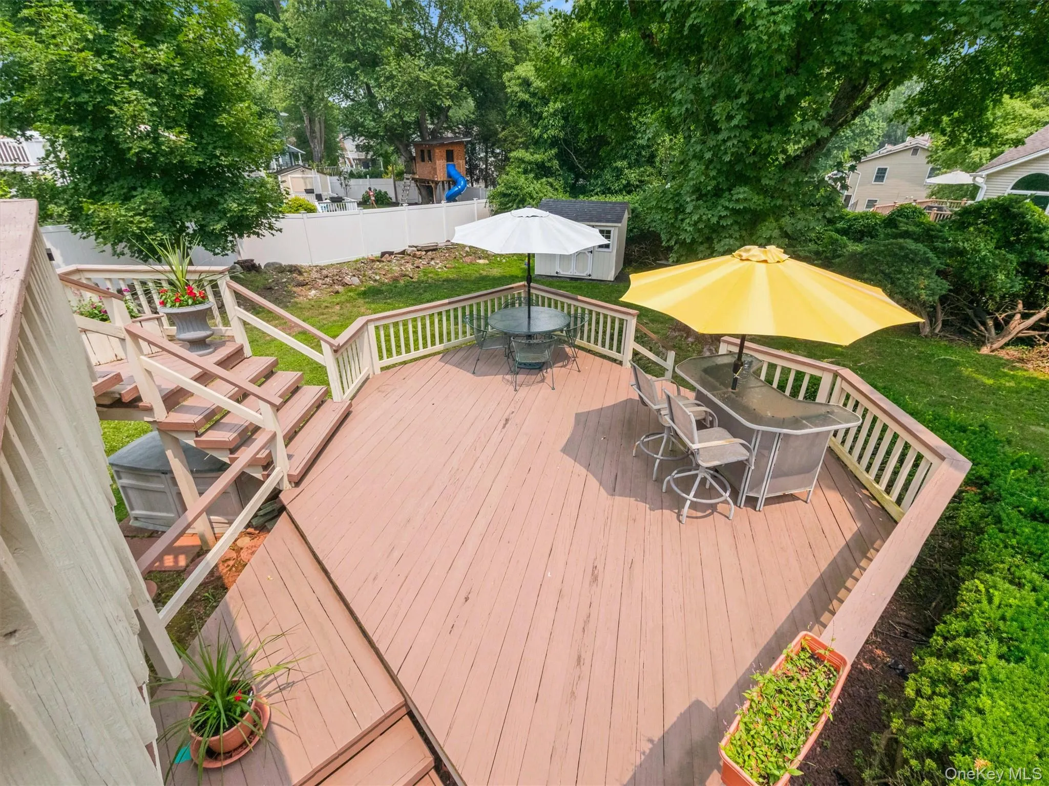 The lower tier of this deck gives you the ability to access from the ground floor of the house with minimal steps. The lower tier of this deck gives you the ability to access from the ground floor of the house with minimal steps.
