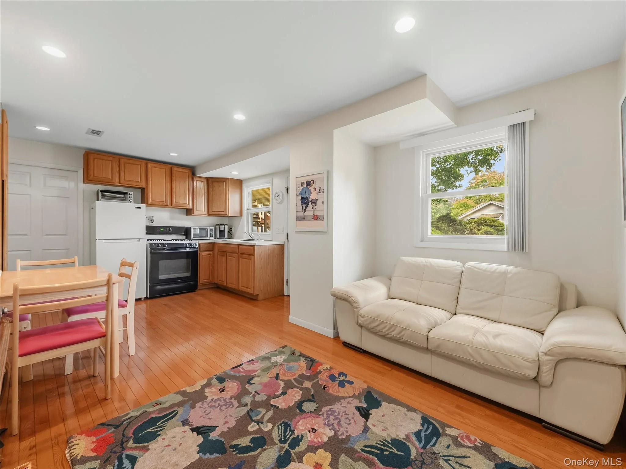 2nd ApartmentThis home includes a fully permitted, separate guest suite with its own entrance and official Certificate of Occupancy, designed for extended guest living. 2nd ApartmentThis home includes a fully permitted, separate guest suite with its own entrance and official Certificate of Occupancy, designed for extended guest living.