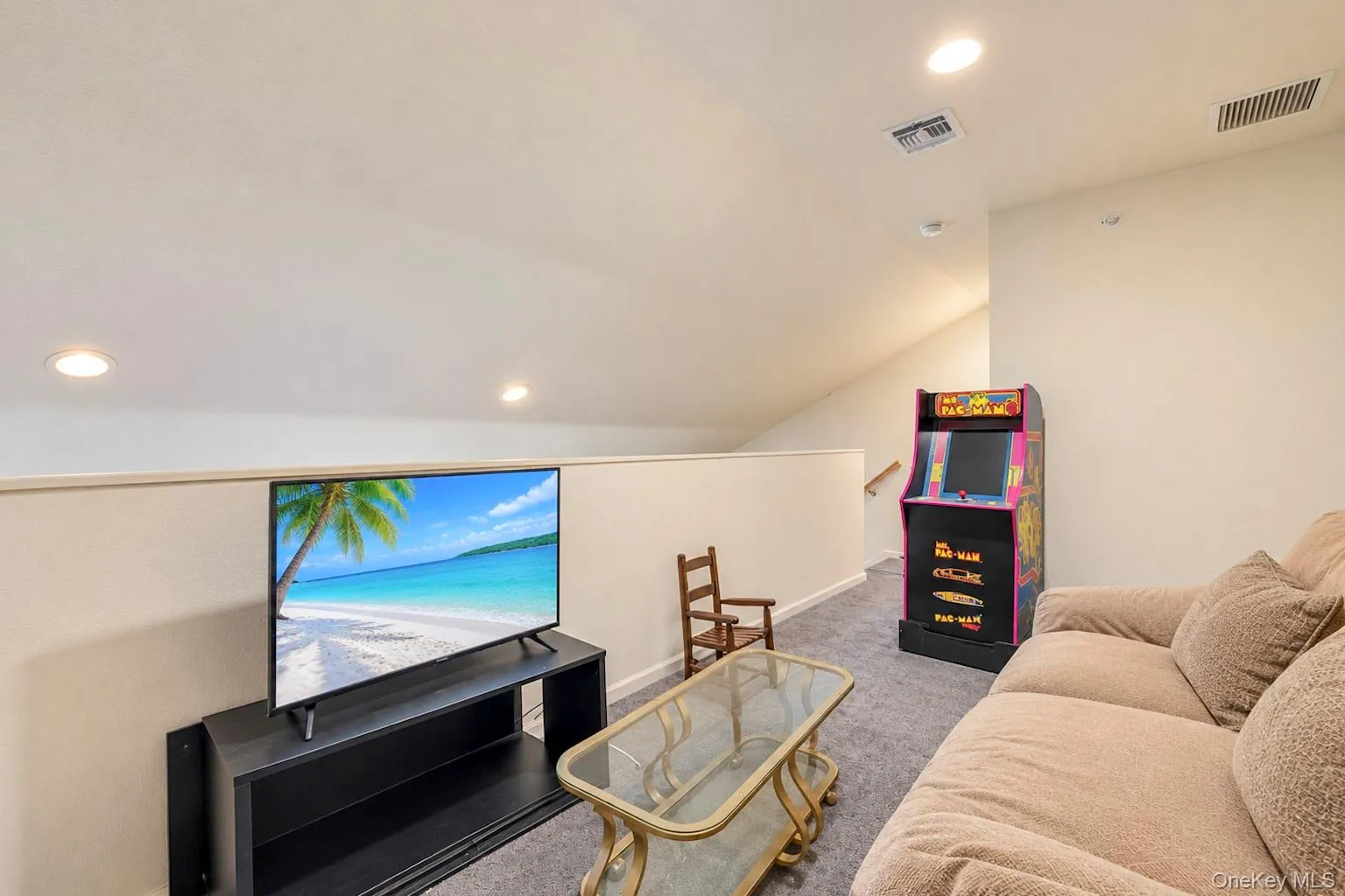 178 Ashley Court, Islip, NY, 2 Bedrooms Bedrooms, 6 Rooms Rooms,2 BathroomsBathrooms,Residential,For Rent,Ashley,0,1027276 178 Ashley Court, Islip, NY, 2 Bedrooms Bedrooms, 6 Rooms Rooms,2 BathroomsBathrooms,Residential,For Rent,Ashley,0,1027276