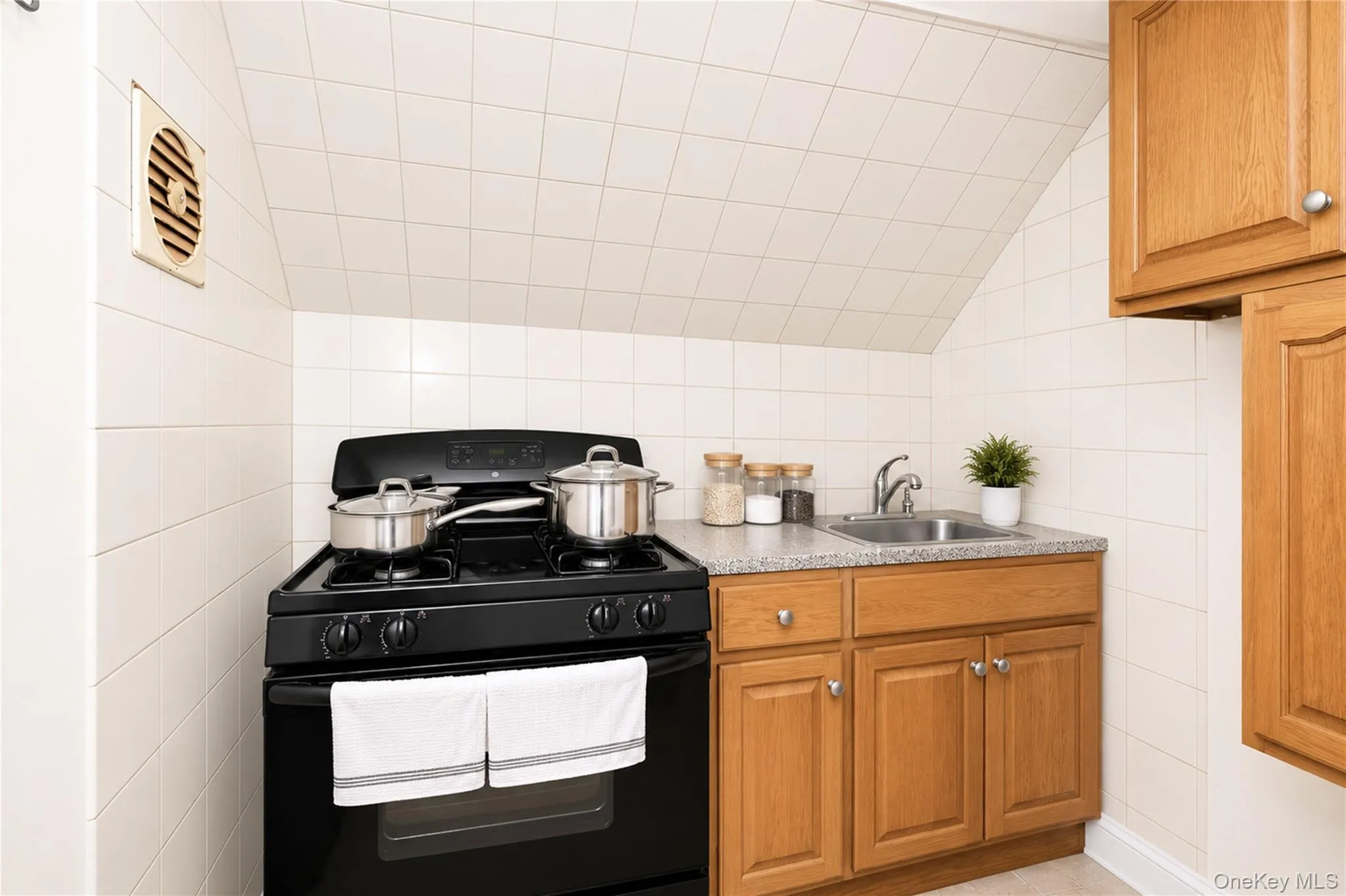942 72nd Street, New York, NY, 6 Bedrooms Bedrooms, 18 Rooms Rooms,4 BathroomsBathrooms,Residential,For Rent,72nd,0,1027278 942 72nd Street, New York, NY, 6 Bedrooms Bedrooms, 18 Rooms Rooms,4 BathroomsBathrooms,Residential,For Rent,72nd,0,1027278