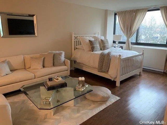 1 Bay Club Drive, New York, NY, 2 Rooms Rooms,1 BathroomBathrooms,Residential Lease,For Rent,Bay Club,0,1027284 1 Bay Club Drive, New York, NY, 2 Rooms Rooms,1 BathroomBathrooms,Residential Lease,For Rent,Bay Club,0,1027284