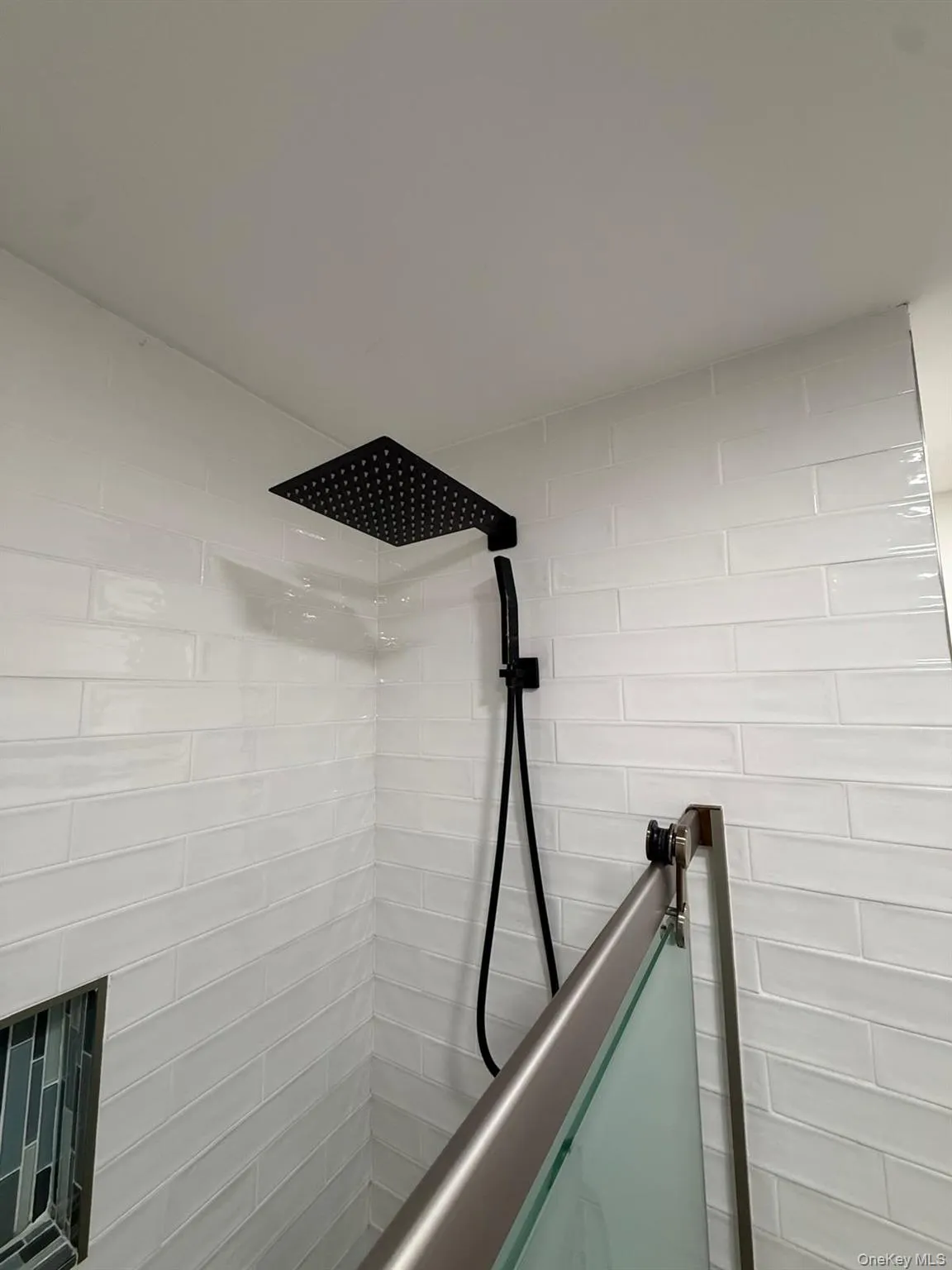 149 Kingsbridge Road, Mount Vernon, NY, 3 Bedrooms Bedrooms, 5 Rooms Rooms,1 BathroomBathrooms,Residential Lease,For Rent,Kingsbridge,0,1027286 149 Kingsbridge Road, Mount Vernon, NY, 3 Bedrooms Bedrooms, 5 Rooms Rooms,1 BathroomBathrooms,Residential Lease,For Rent,Kingsbridge,0,1027286