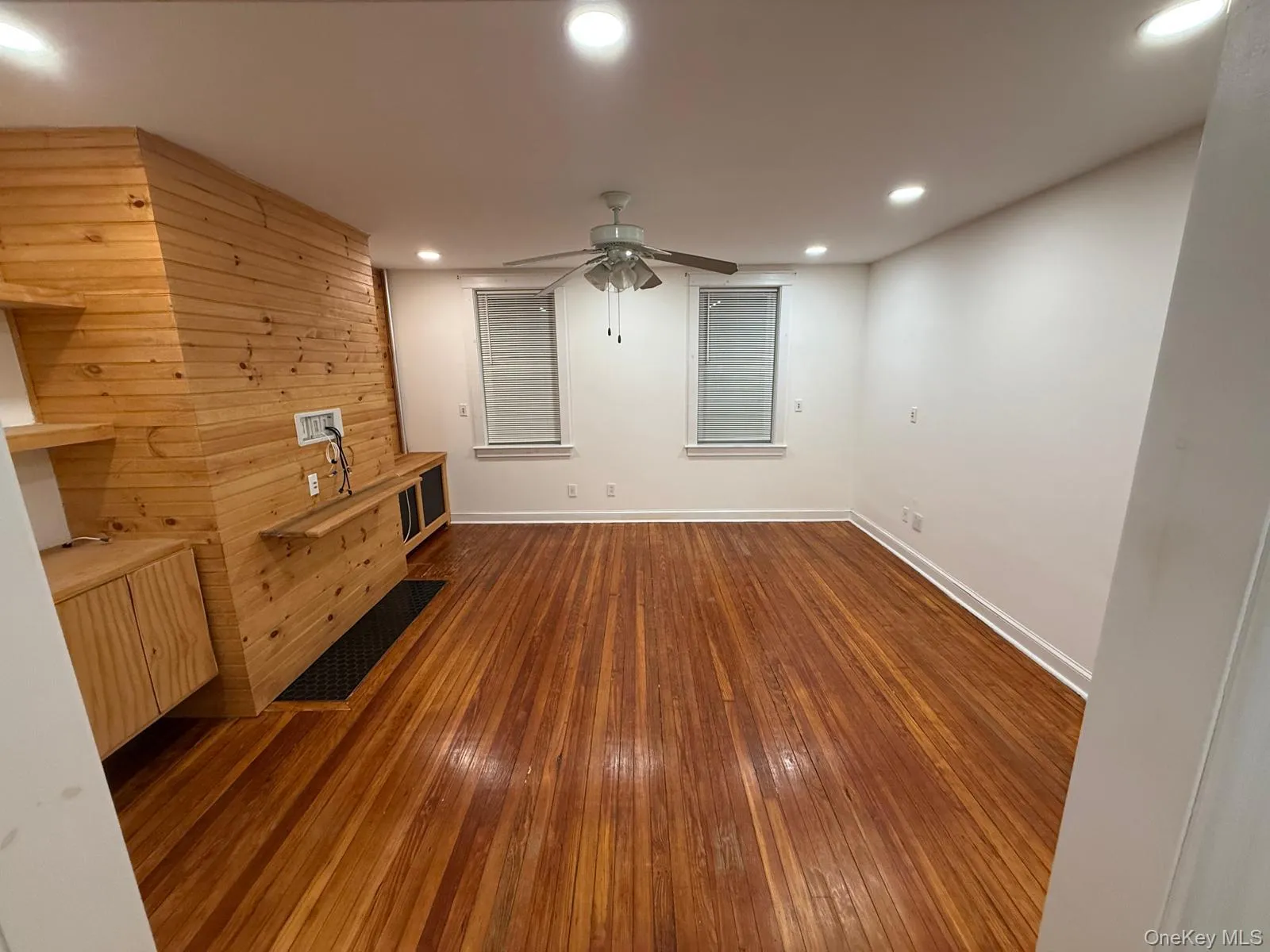 149 Kingsbridge Road, Mount Vernon, NY, 3 Bedrooms Bedrooms, 5 Rooms Rooms,1 BathroomBathrooms,Residential Lease,For Rent,Kingsbridge,0,1027286 149 Kingsbridge Road, Mount Vernon, NY, 3 Bedrooms Bedrooms, 5 Rooms Rooms,1 BathroomBathrooms,Residential Lease,For Rent,Kingsbridge,0,1027286