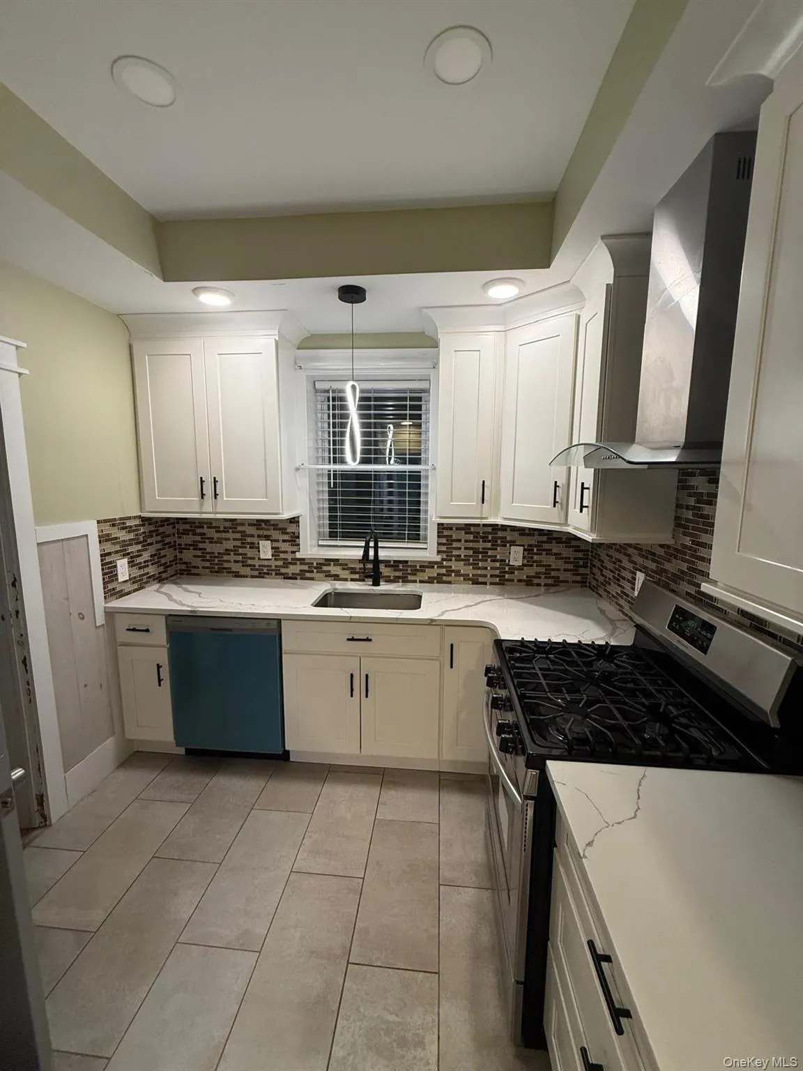 149 Kingsbridge Road, Mount Vernon, NY, 3 Bedrooms Bedrooms, 5 Rooms Rooms,1 BathroomBathrooms,Residential Lease,For Rent,Kingsbridge,0,1027286 149 Kingsbridge Road, Mount Vernon, NY, 3 Bedrooms Bedrooms, 5 Rooms Rooms,1 BathroomBathrooms,Residential Lease,For Rent,Kingsbridge,0,1027286