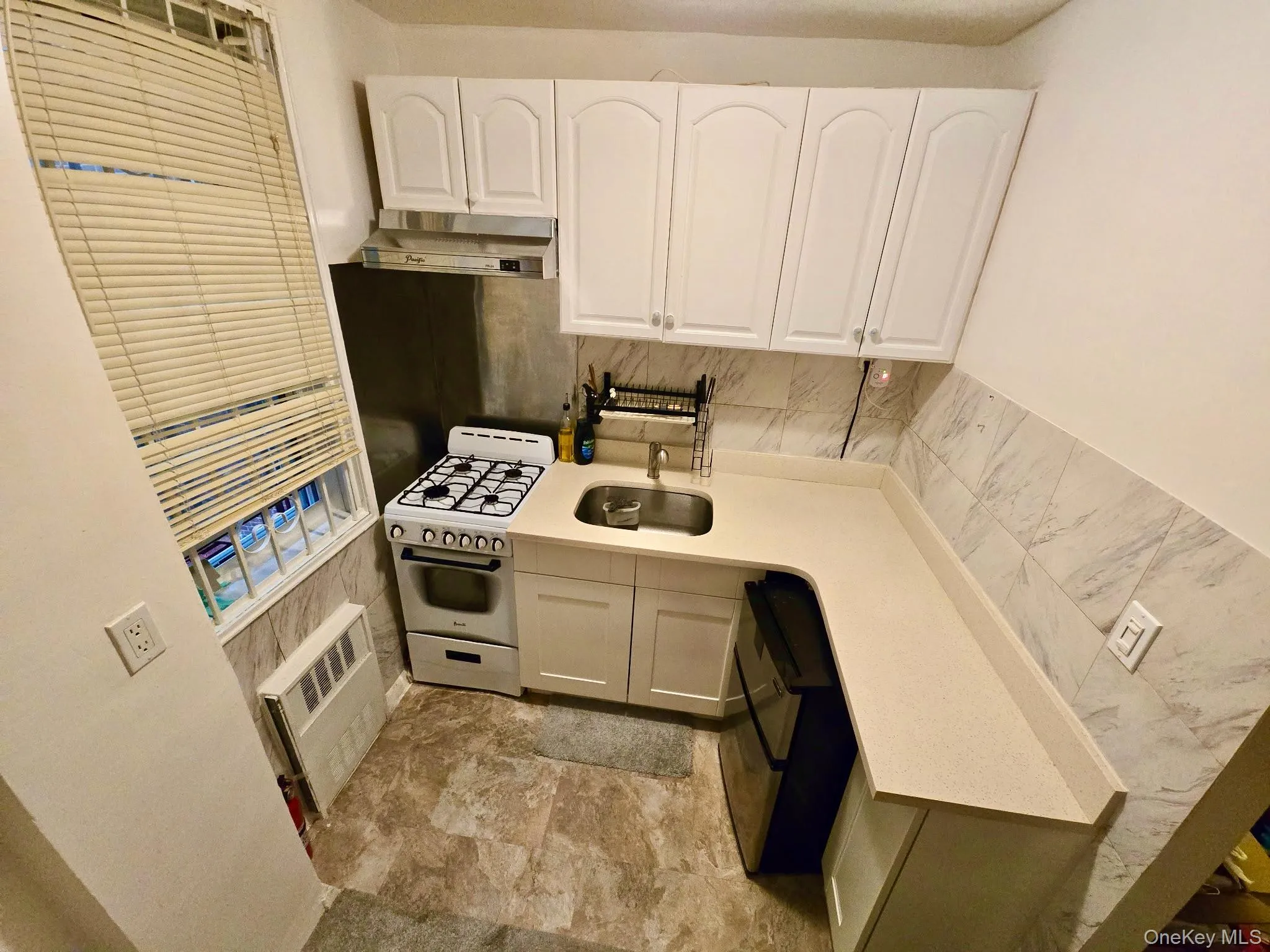 143-40 41 Avenue, New York, NY, 3 Rooms Rooms,1 BathroomBathrooms,Residential,For Rent,41,0,1027287 143-40 41 Avenue, New York, NY, 3 Rooms Rooms,1 BathroomBathrooms,Residential,For Rent,41,0,1027287