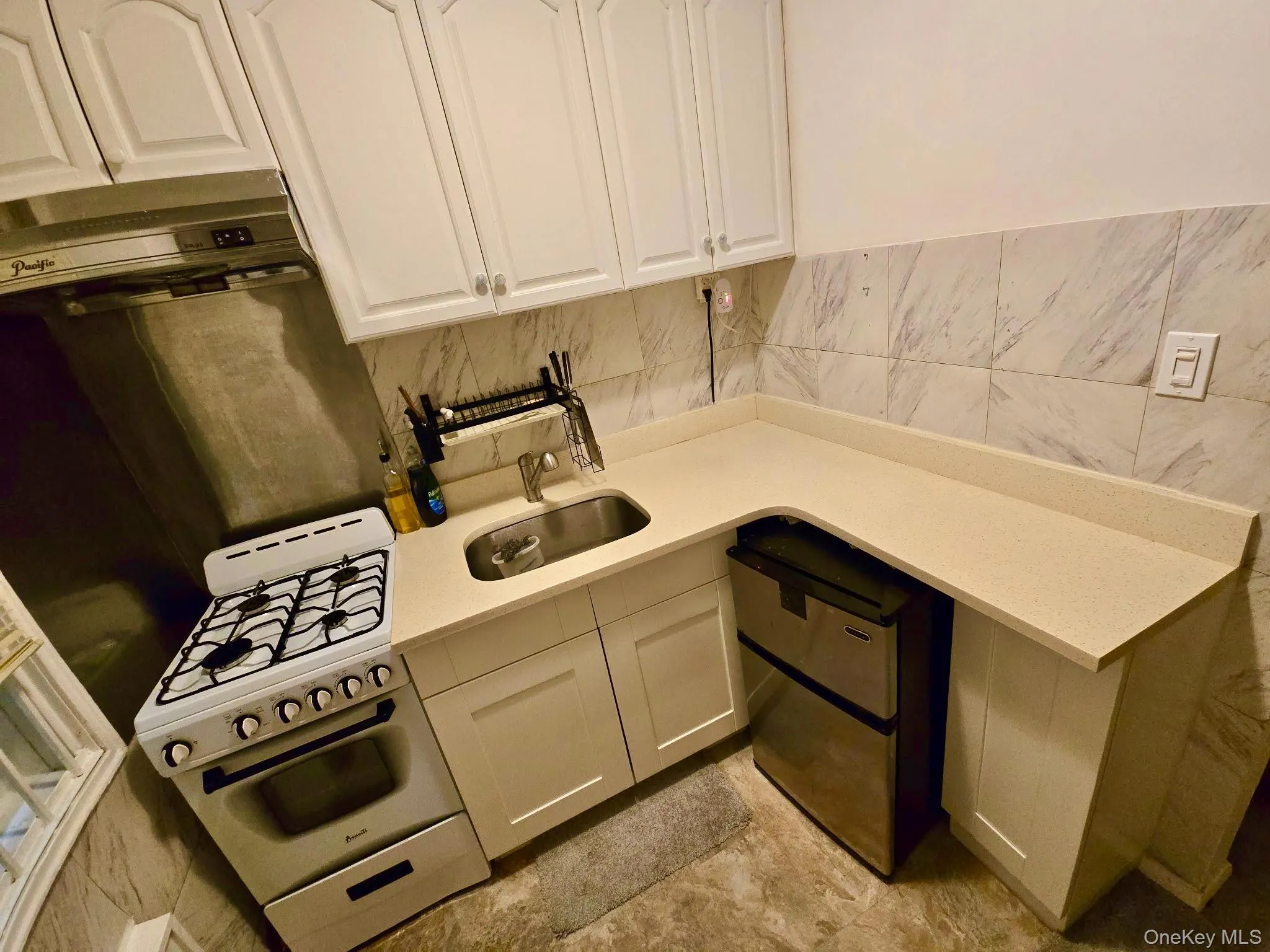 143-40 41 Avenue, New York, NY, 3 Rooms Rooms,1 BathroomBathrooms,Residential,For Rent,41,0,1027287 143-40 41 Avenue, New York, NY, 3 Rooms Rooms,1 BathroomBathrooms,Residential,For Rent,41,0,1027287