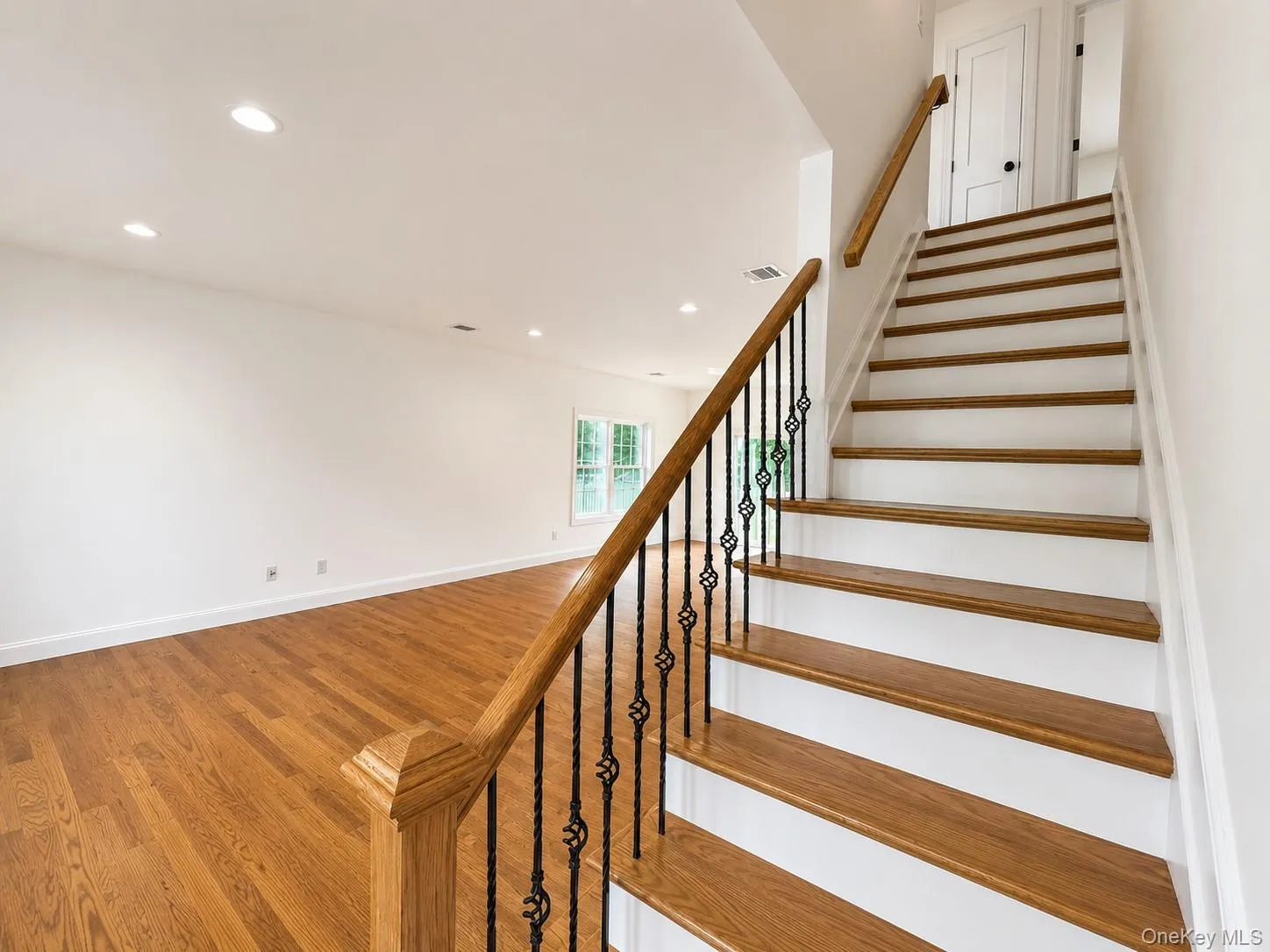 7 Edgewater Drive, Brookhaven, NY, 3 Bedrooms Bedrooms, 7 Rooms Rooms,2 BathroomsBathrooms,Residential,For Rent,Edgewater,0,1027292 7 Edgewater Drive, Brookhaven, NY, 3 Bedrooms Bedrooms, 7 Rooms Rooms,2 BathroomsBathrooms,Residential,For Rent,Edgewater,0,1027292