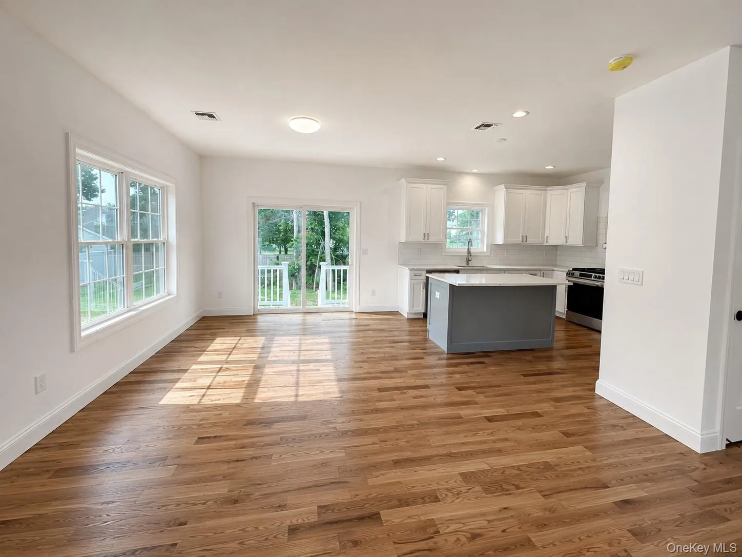 7 Edgewater Drive, Brookhaven, NY, 3 Bedrooms Bedrooms, 7 Rooms Rooms,2 BathroomsBathrooms,Residential,For Rent,Edgewater,0,1027292 7 Edgewater Drive, Brookhaven, NY, 3 Bedrooms Bedrooms, 7 Rooms Rooms,2 BathroomsBathrooms,Residential,For Rent,Edgewater,0,1027292