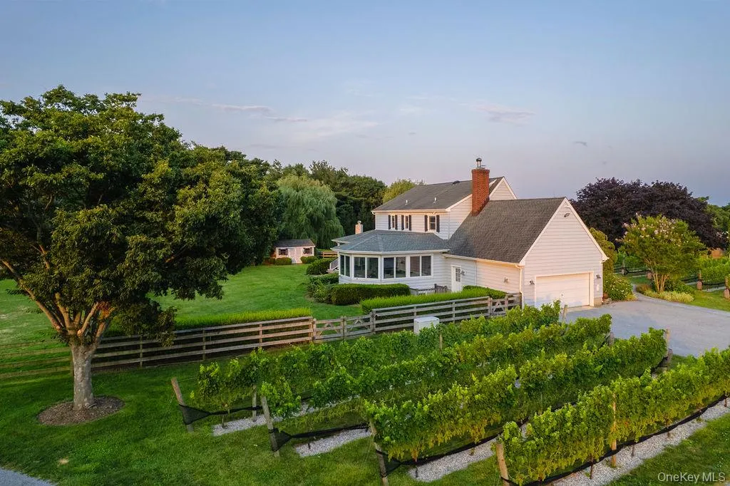 1810 Main Road, Riverhead, NY, 4 Bedrooms Bedrooms, 9 Rooms Rooms,3 BathroomsBathrooms,Residential,For Rent,Main,0,1027302 1810 Main Road, Riverhead, NY, 4 Bedrooms Bedrooms, 9 Rooms Rooms,3 BathroomsBathrooms,Residential,For Rent,Main,0,1027302
