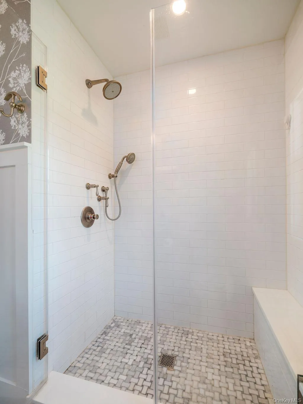 1810 Main Road, Riverhead, NY, 4 Bedrooms Bedrooms, 9 Rooms Rooms,3 BathroomsBathrooms,Residential,For Rent,Main,0,1027302 1810 Main Road, Riverhead, NY, 4 Bedrooms Bedrooms, 9 Rooms Rooms,3 BathroomsBathrooms,Residential,For Rent,Main,0,1027302