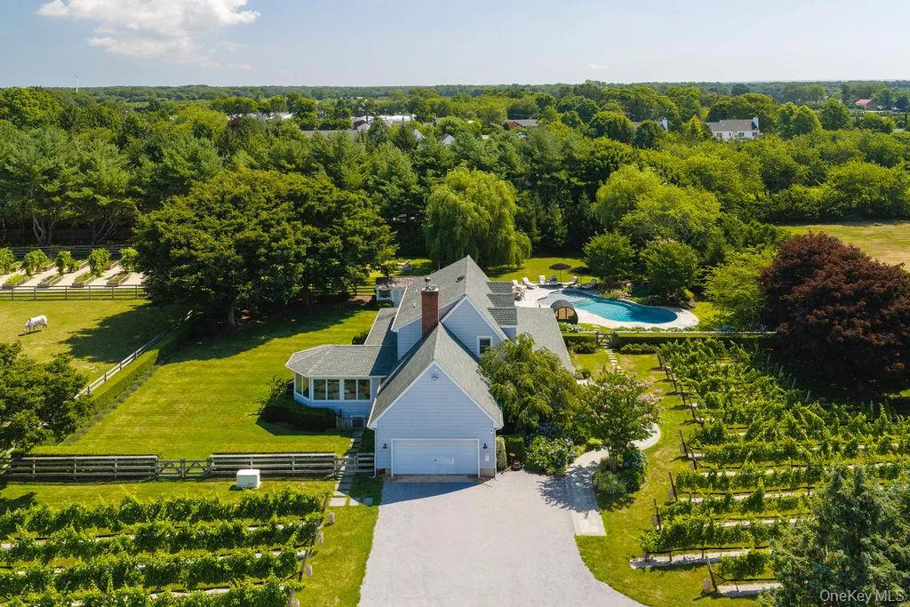 1810 Main Road, Riverhead, NY, 4 Bedrooms Bedrooms, 9 Rooms Rooms,3 BathroomsBathrooms,Residential,For Rent,Main,0,1027302 1810 Main Road, Riverhead, NY, 4 Bedrooms Bedrooms, 9 Rooms Rooms,3 BathroomsBathrooms,Residential,For Rent,Main,0,1027302