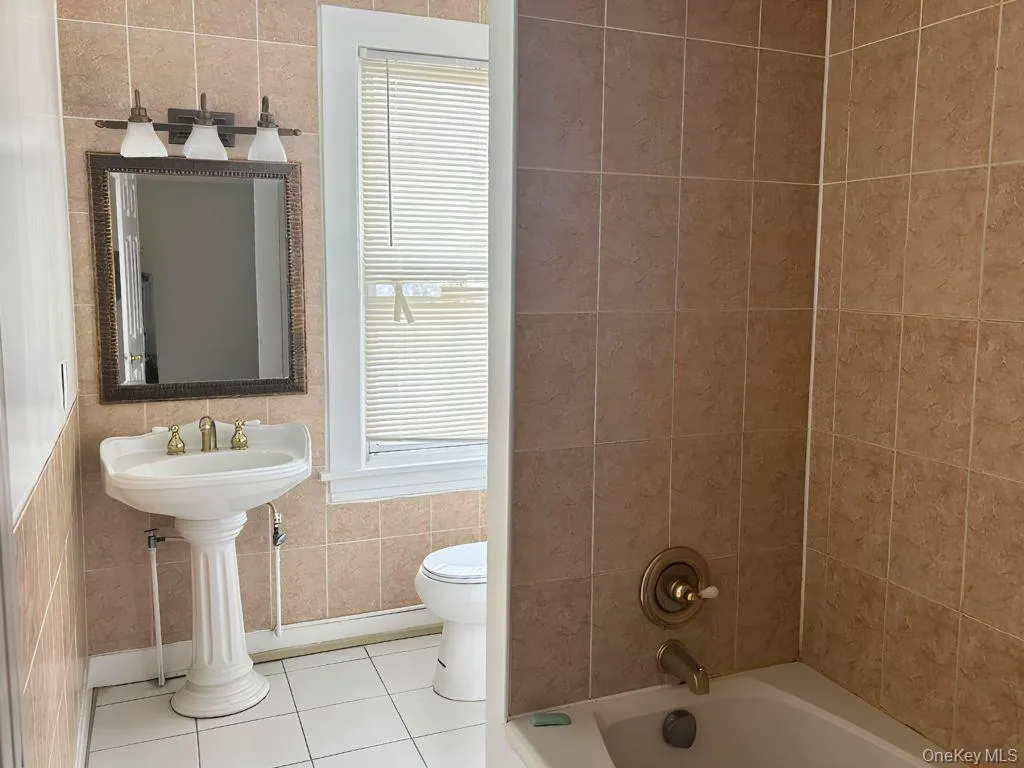 5 Myrtle Street, White Plains, NY, 3 Bedrooms Bedrooms, 5 Rooms Rooms,1 BathroomBathrooms,Residential Lease,For Rent,Myrtle,0,1027303 5 Myrtle Street, White Plains, NY, 3 Bedrooms Bedrooms, 5 Rooms Rooms,1 BathroomBathrooms,Residential Lease,For Rent,Myrtle,0,1027303