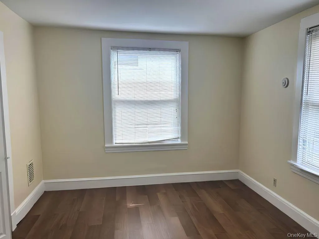 5 Myrtle Street, White Plains, NY, 3 Bedrooms Bedrooms, 5 Rooms Rooms,1 BathroomBathrooms,Residential Lease,For Rent,Myrtle,0,1027303 5 Myrtle Street, White Plains, NY, 3 Bedrooms Bedrooms, 5 Rooms Rooms,1 BathroomBathrooms,Residential Lease,For Rent,Myrtle,0,1027303