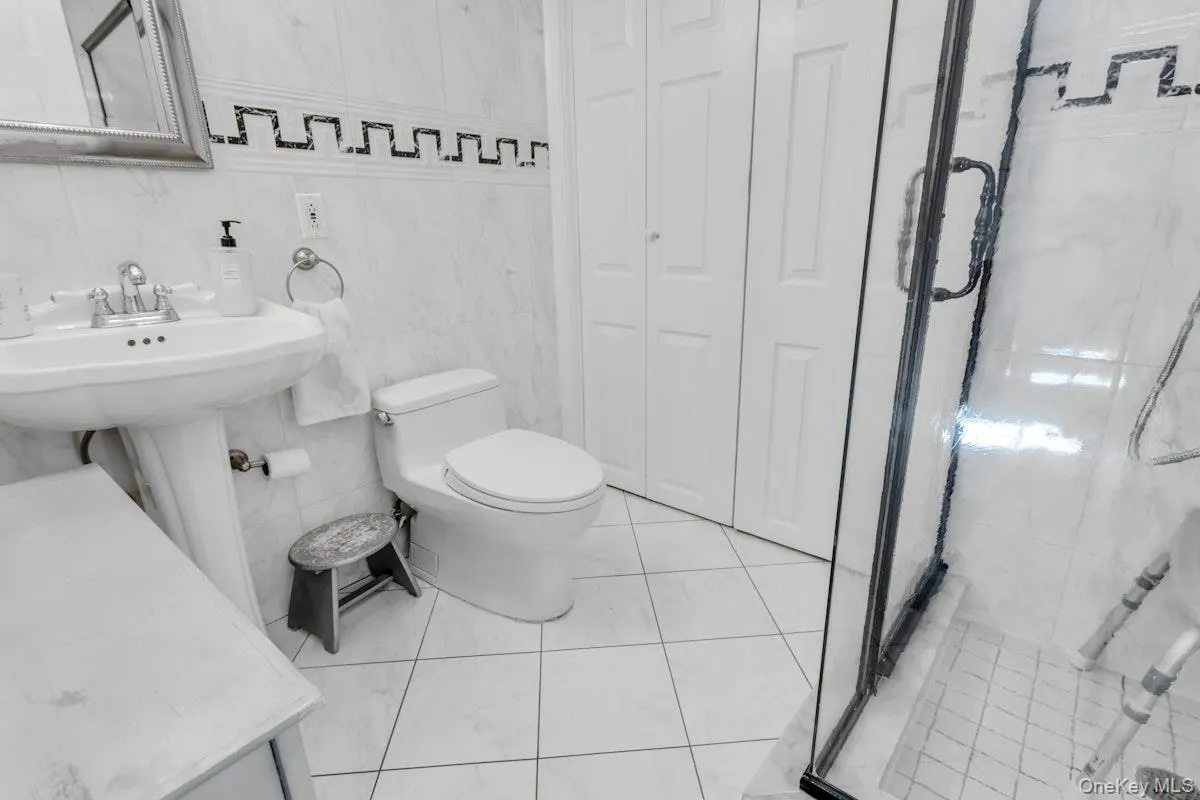 181 Woodbine Avenue, Hempstead, NY, 3 Bedrooms Bedrooms, 7 Rooms Rooms,2 BathroomsBathrooms,Residential,For Rent,Woodbine,0,1027305 181 Woodbine Avenue, Hempstead, NY, 3 Bedrooms Bedrooms, 7 Rooms Rooms,2 BathroomsBathrooms,Residential,For Rent,Woodbine,0,1027305