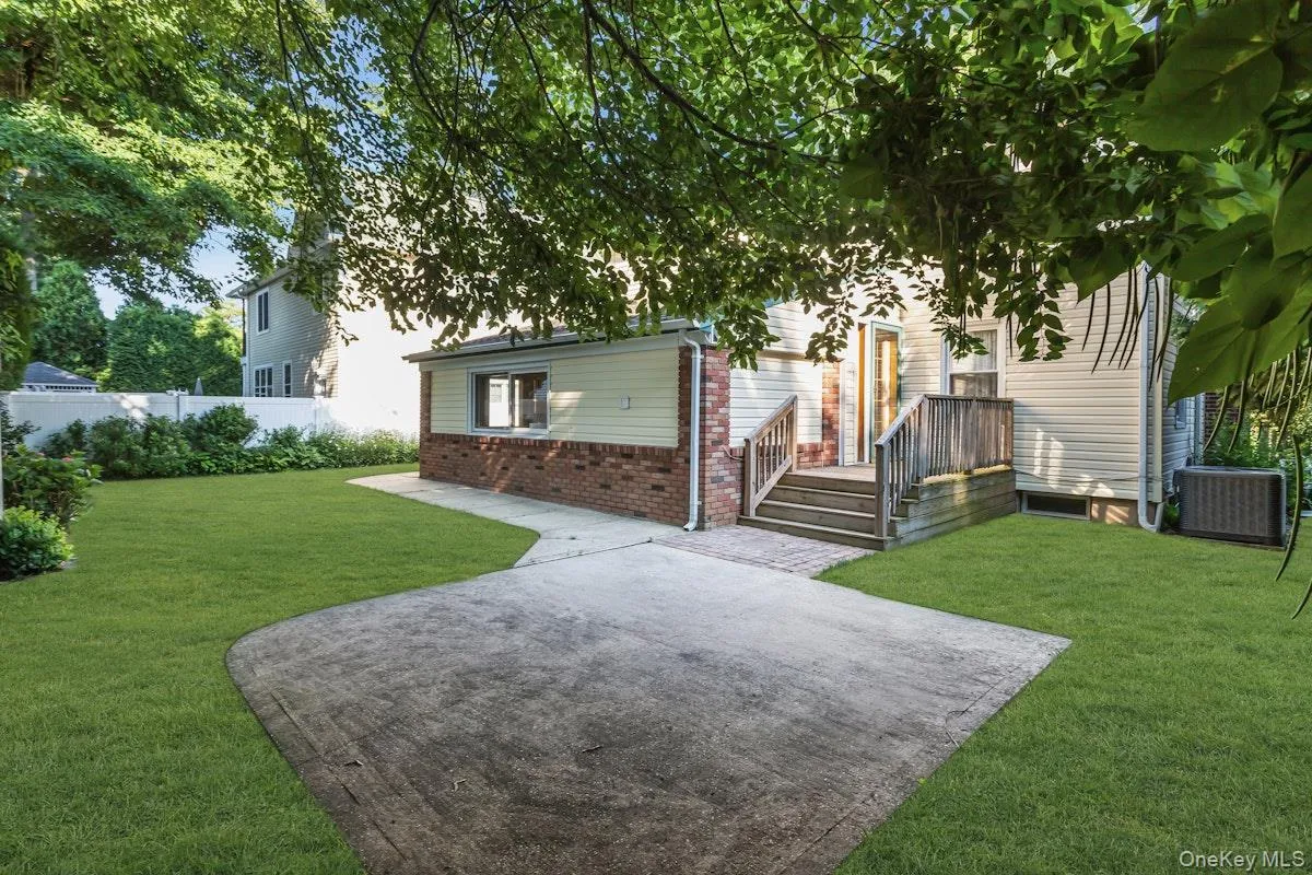 Back -Cement patio Back -Cement patio