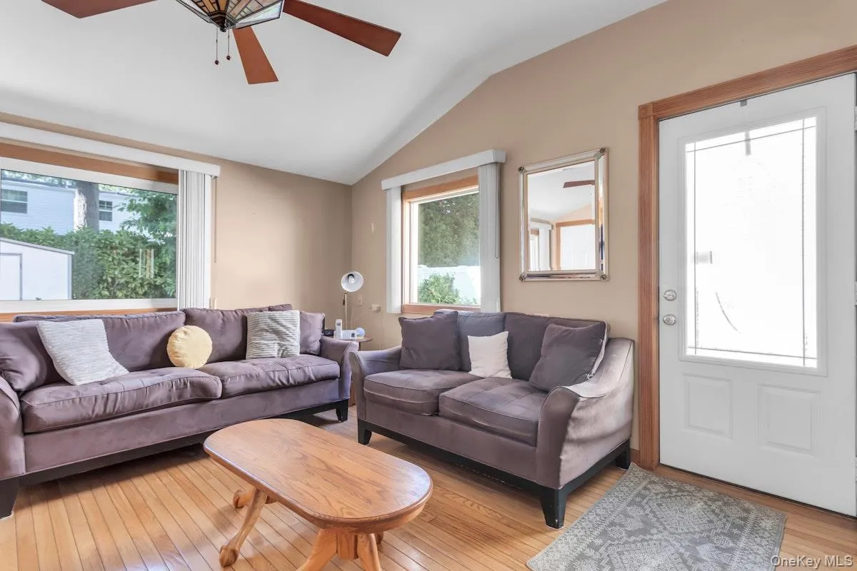 181 Woodbine Avenue, Hempstead, NY, 3 Bedrooms Bedrooms, 7 Rooms Rooms,2 BathroomsBathrooms,Residential,For Rent,Woodbine,0,1027305 181 Woodbine Avenue, Hempstead, NY, 3 Bedrooms Bedrooms, 7 Rooms Rooms,2 BathroomsBathrooms,Residential,For Rent,Woodbine,0,1027305