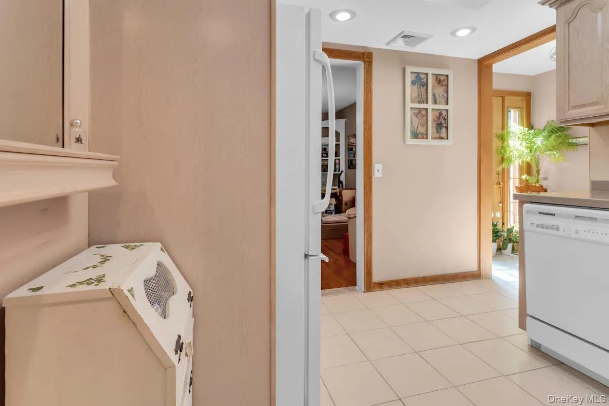 181 Woodbine Avenue, Hempstead, NY, 3 Bedrooms Bedrooms, 7 Rooms Rooms,2 BathroomsBathrooms,Residential,For Rent,Woodbine,0,1027305 181 Woodbine Avenue, Hempstead, NY, 3 Bedrooms Bedrooms, 7 Rooms Rooms,2 BathroomsBathrooms,Residential,For Rent,Woodbine,0,1027305