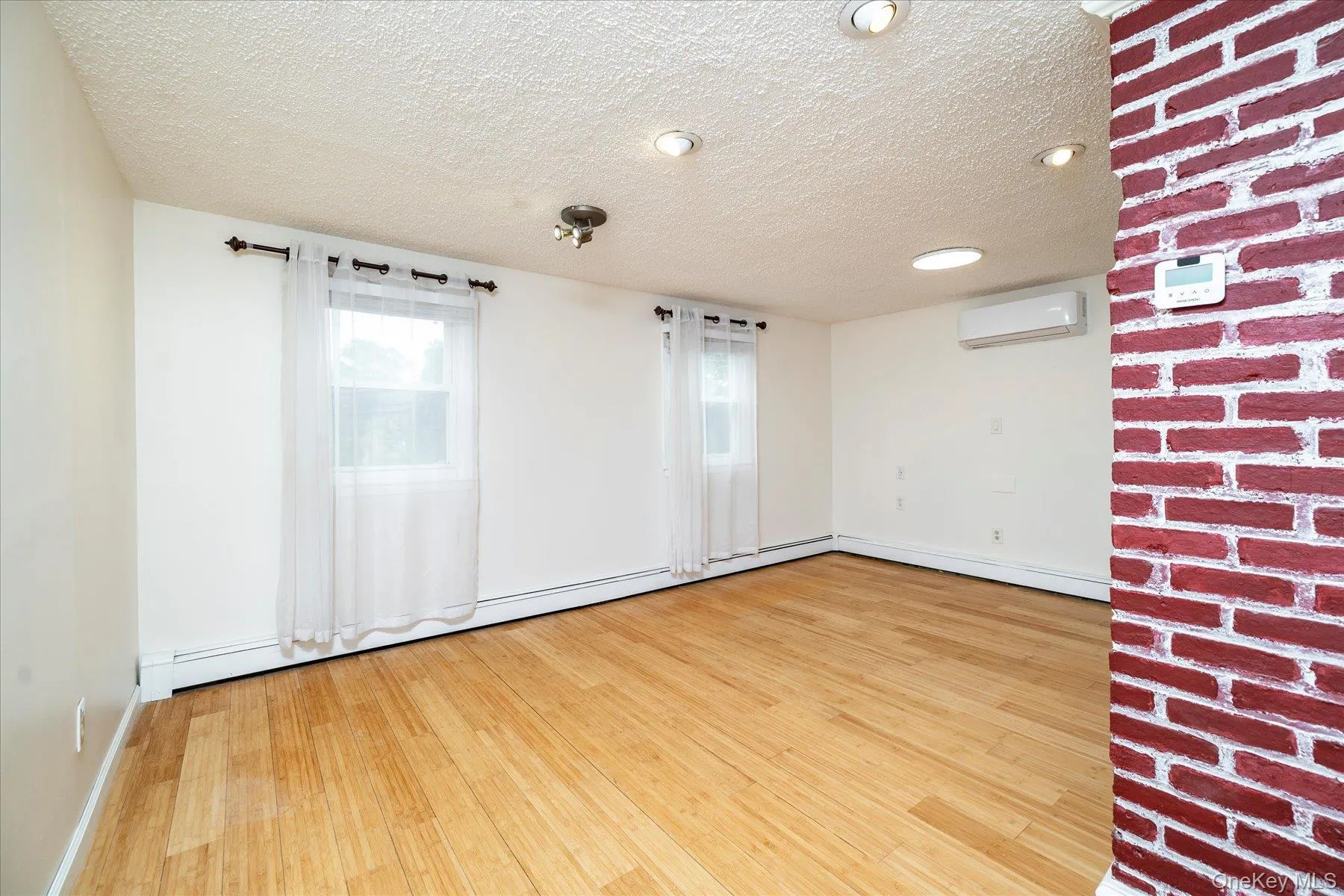 303 Oceanside Parkway, Hempstead, NY, 4 Bedrooms Bedrooms, 8 Rooms Rooms,2 BathroomsBathrooms,Residential,For Rent,Oceanside,0,1027309 303 Oceanside Parkway, Hempstead, NY, 4 Bedrooms Bedrooms, 8 Rooms Rooms,2 BathroomsBathrooms,Residential,For Rent,Oceanside,0,1027309