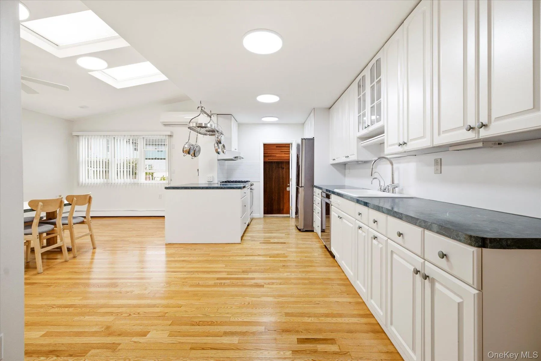 303 Oceanside Parkway, Hempstead, NY, 4 Bedrooms Bedrooms, 8 Rooms Rooms,2 BathroomsBathrooms,Residential,For Rent,Oceanside,0,1027309 303 Oceanside Parkway, Hempstead, NY, 4 Bedrooms Bedrooms, 8 Rooms Rooms,2 BathroomsBathrooms,Residential,For Rent,Oceanside,0,1027309