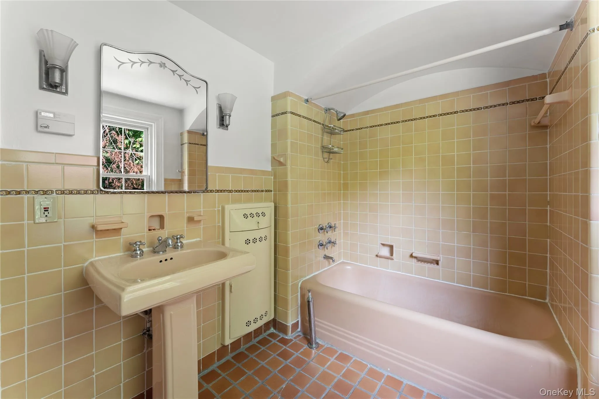 Ensuite full bathroom. Ensuite full bathroom.