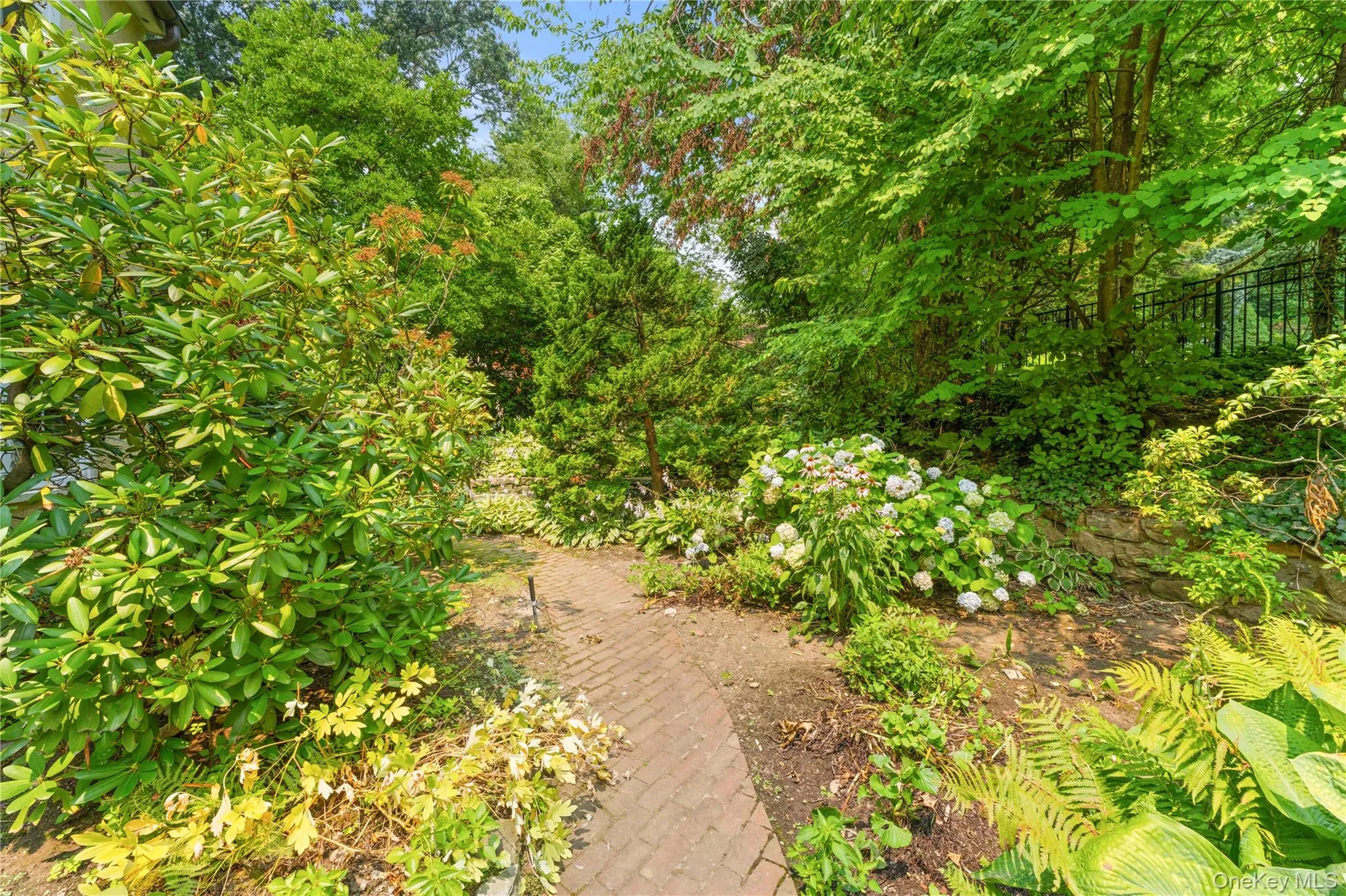 Garden path. Garden path.