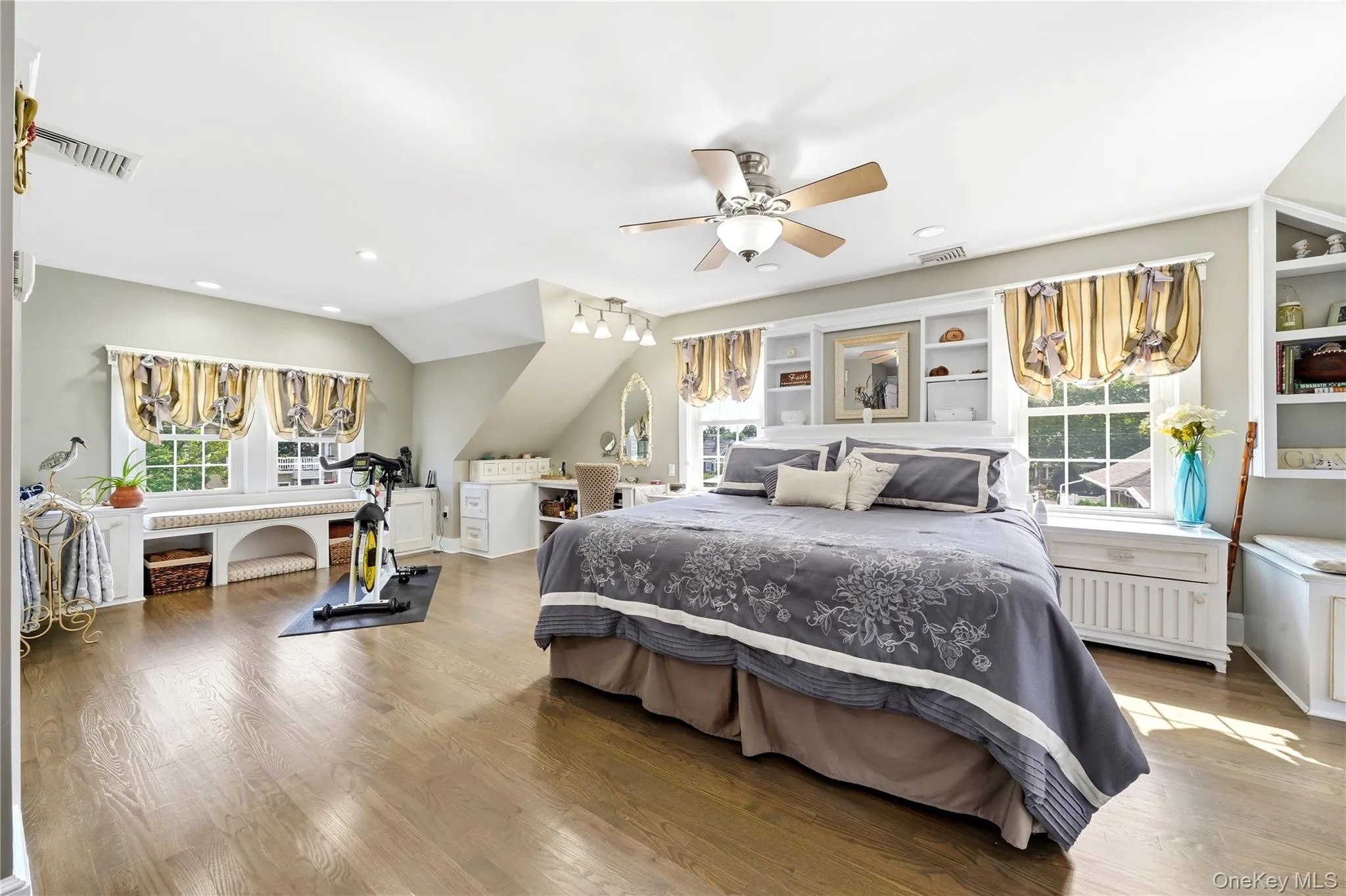 11 Hampton Street, Islip, NY, 4 Bedrooms Bedrooms, 8 Rooms Rooms,2 BathroomsBathrooms,Residential,For Rent,Hampton,0,1027313 11 Hampton Street, Islip, NY, 4 Bedrooms Bedrooms, 8 Rooms Rooms,2 BathroomsBathrooms,Residential,For Rent,Hampton,0,1027313