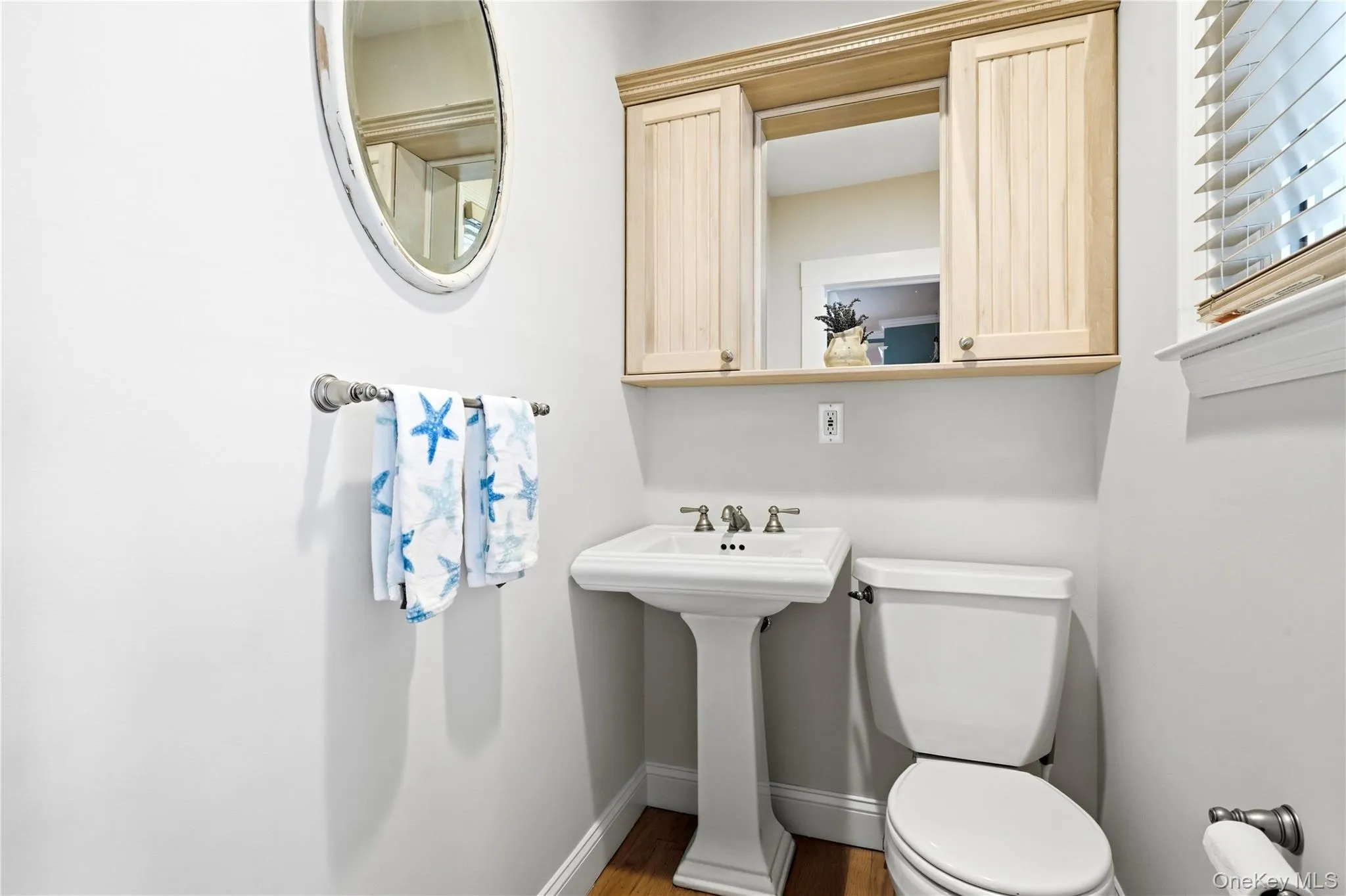 11 Hampton Street, Islip, NY, 4 Bedrooms Bedrooms, 8 Rooms Rooms,2 BathroomsBathrooms,Residential,For Rent,Hampton,0,1027313 11 Hampton Street, Islip, NY, 4 Bedrooms Bedrooms, 8 Rooms Rooms,2 BathroomsBathrooms,Residential,For Rent,Hampton,0,1027313