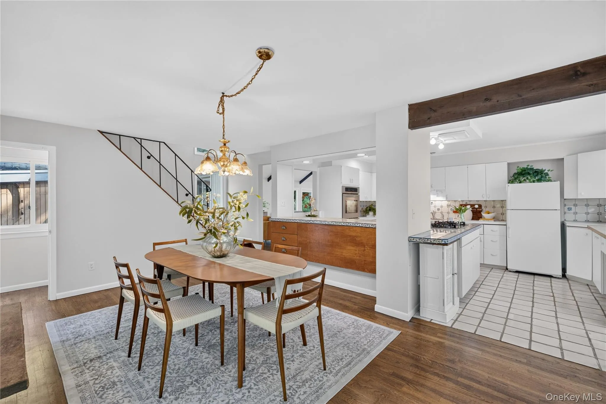 Open layout perfect for entertaining Open layout perfect for entertaining