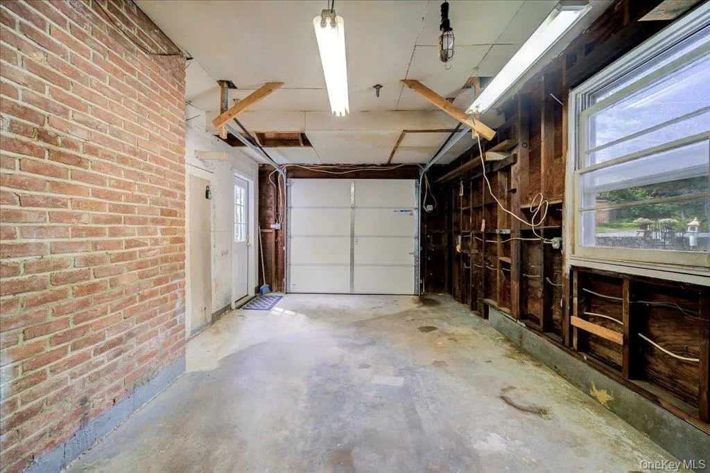 15 Nightingale Road, Bedford, NY, 4 Bedrooms Bedrooms, 8 Rooms Rooms,2 BathroomsBathrooms,Residential,For Rent,Nightingale,0,1027327 15 Nightingale Road, Bedford, NY, 4 Bedrooms Bedrooms, 8 Rooms Rooms,2 BathroomsBathrooms,Residential,For Rent,Nightingale,0,1027327