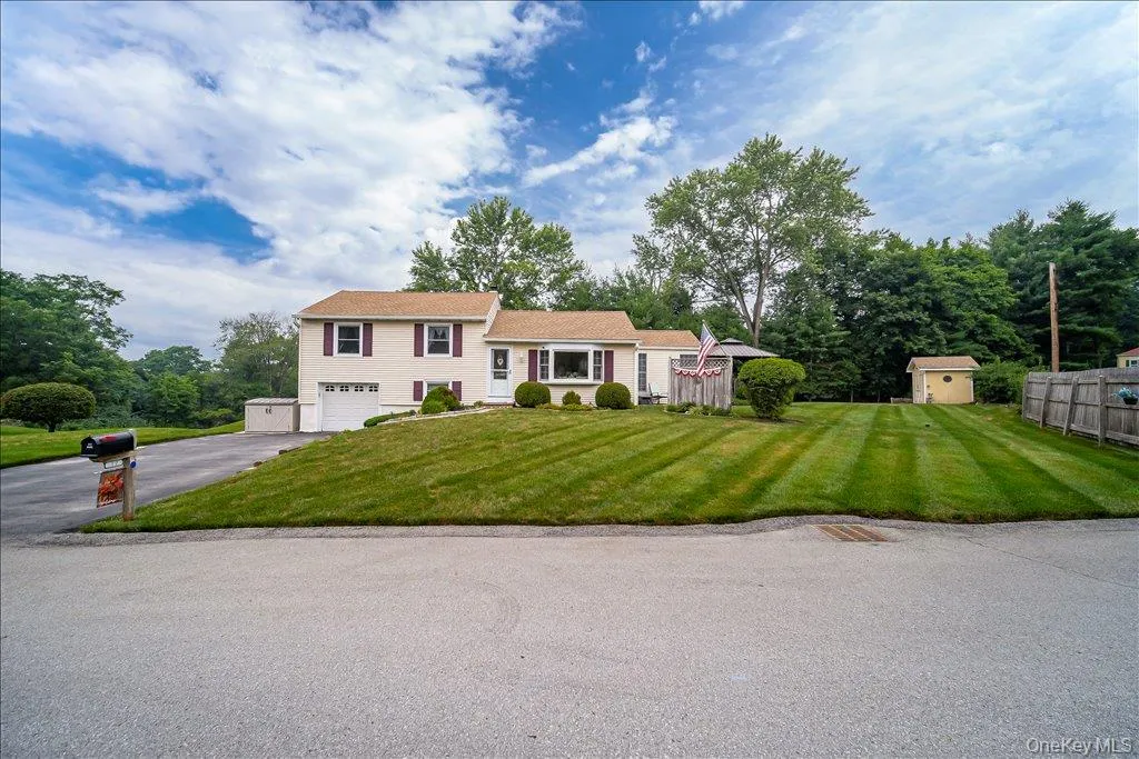 17 Brian Road, Poughkeepsie (town), NY, 3 Bedrooms Bedrooms, 9 Rooms Rooms,1 BathroomBathrooms,Residential,For Rent,Brian,0,1027331 17 Brian Road, Poughkeepsie (town), NY, 3 Bedrooms Bedrooms, 9 Rooms Rooms,1 BathroomBathrooms,Residential,For Rent,Brian,0,1027331