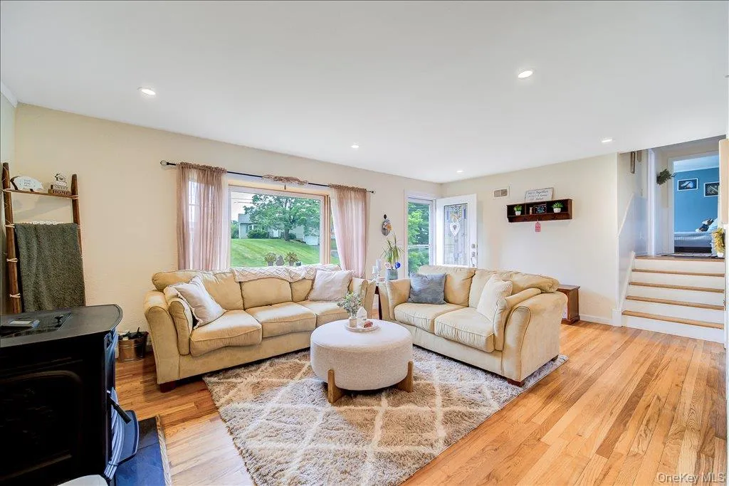 17 Brian Road, Poughkeepsie (town), NY, 3 Bedrooms Bedrooms, 9 Rooms Rooms,1 BathroomBathrooms,Residential,For Rent,Brian,0,1027331 17 Brian Road, Poughkeepsie (town), NY, 3 Bedrooms Bedrooms, 9 Rooms Rooms,1 BathroomBathrooms,Residential,For Rent,Brian,0,1027331